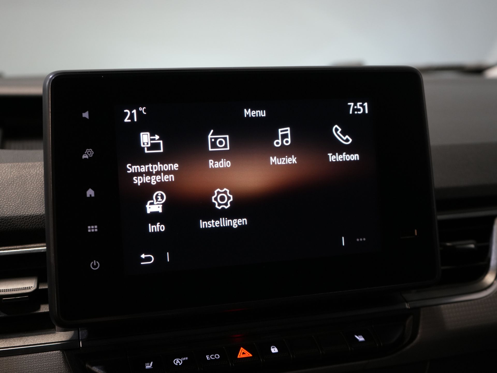 Nissan Townstar Van N-Connecta 130 к.с. БЕНЗИН Carplay/ Seatverw./ Keyless/ Camera/ PDC/ Cruise/ Airco