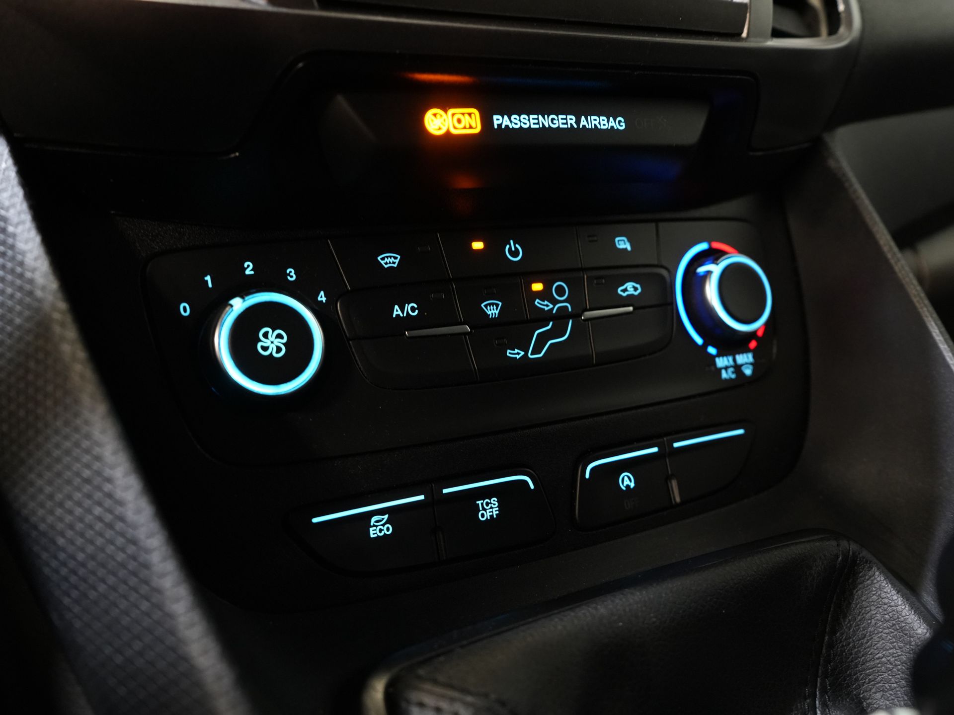Ford Transit Connect Furgone 1.5 TDCI 100 CV Trend L2 ESENTE BPM! Cinghia DB V.V/ Carplay/ Telecamera/ Aria condizionata/ Navigatore/ PDC/ Gancio di traino
