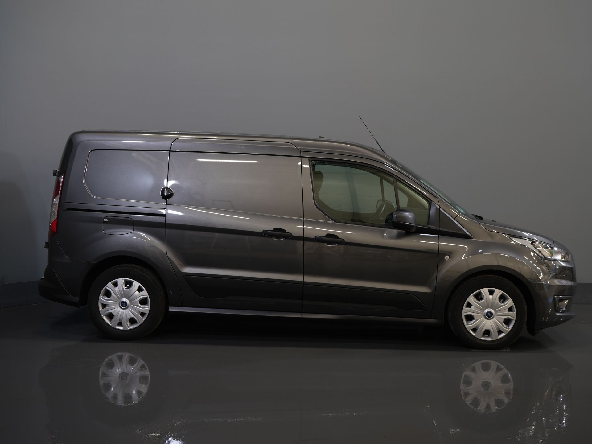 Ford Transit Connect Furgone 1.5 TDCI 100 CV Trend L2 ESENTE BPM! Cinghia DB V.V/ Carplay/ Telecamera/ Aria condizionata/ Navigatore/ PDC/ Gancio di traino