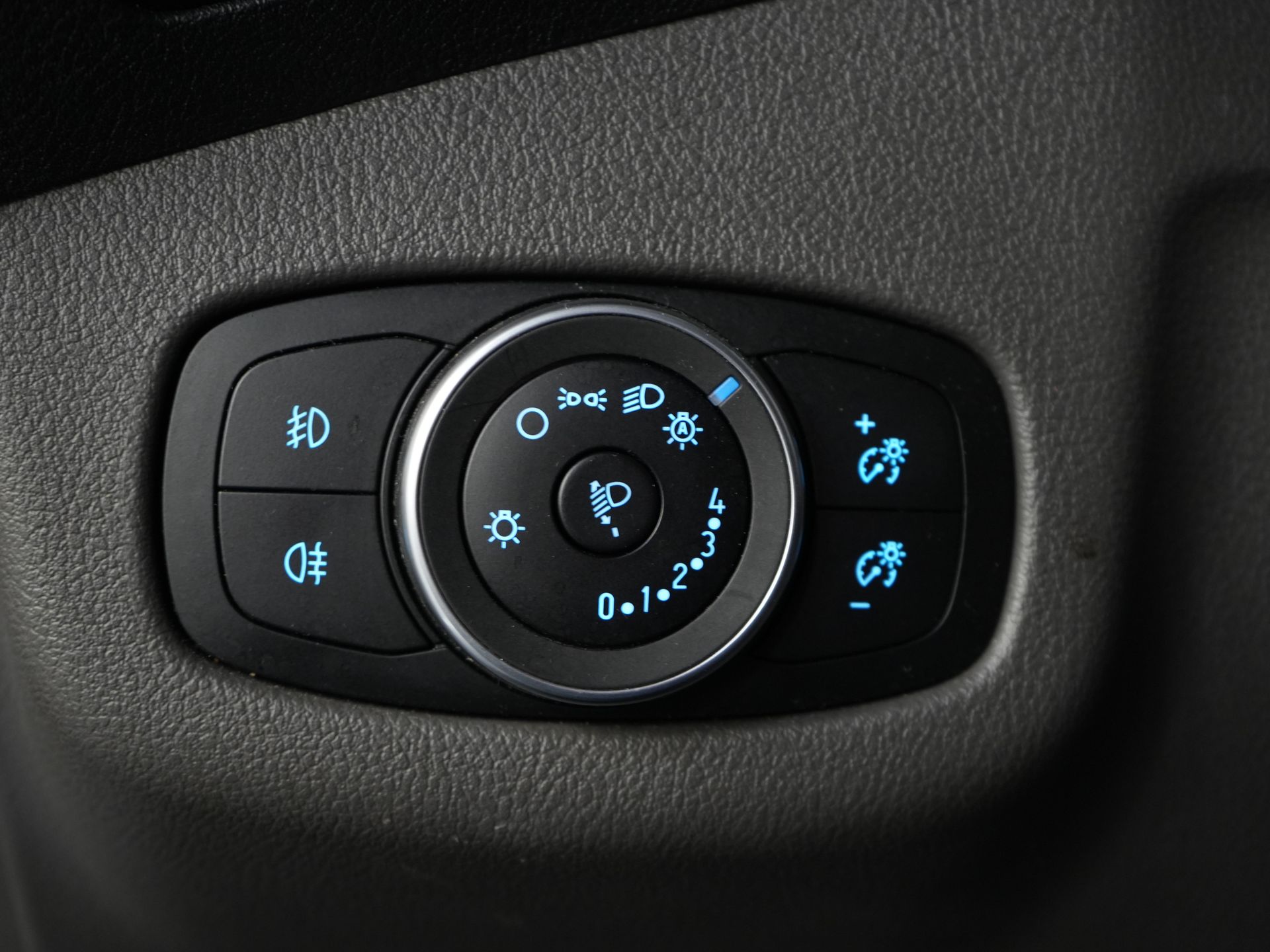 Ford Transit Connect Furgone 1.5 TDCI 100 CV Trend L2 ESENTE BPM! Cinghia DB V.V/ Carplay/ Telecamera/ Aria condizionata/ Navigatore/ PDC/ Gancio di traino