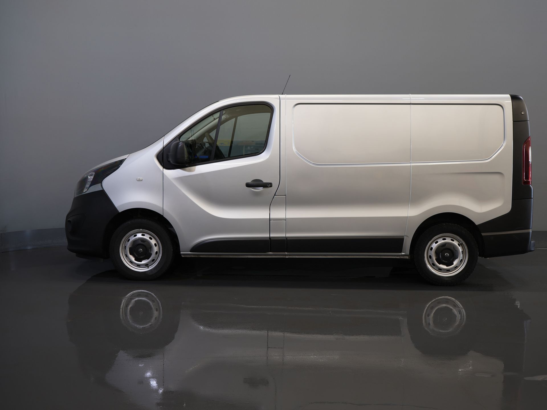 Opel Vivaro Furgoneta 1.6 CDTI 125 CV BPM ¡GRATIS! NL Car/ Camera/ PDC/ Cruise/ Towbar/ Airco