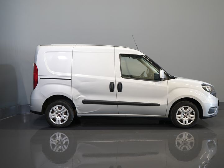 Fiat Dobló Cargo Bestelbus 1.3 MJ 95 pk BPM VRIJ! NL Auto/ Navi/ Airco/ Cruise/ PDC