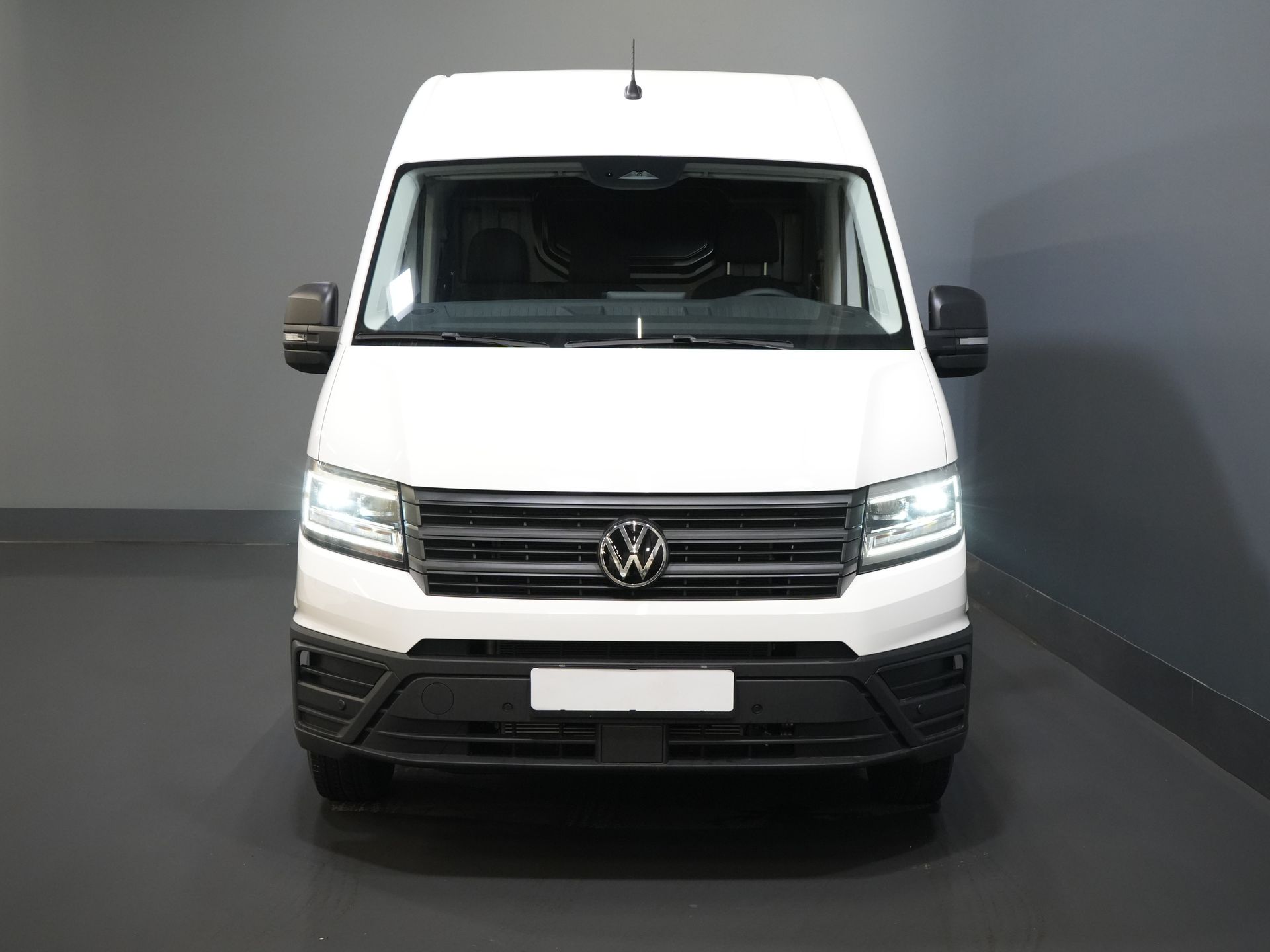 Volkswagen Crafter Van 35 2.0 TDI 140 к.с. DSG Aut. L3H3 BPM БЕЗКОШТОВНО! LED / Віртуальна кабіна / Камера / Круїз / Carplay / Gev.Stoel