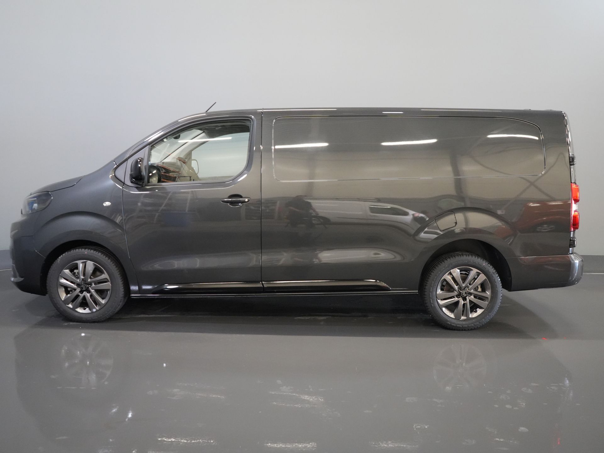 Citroën Jumpy Van 2.0 HDI 180 к.с. Aut. L3 BPM БЕЗКОШТОВНО! LED/ Віртуальний кокпіт/ Кермо/ Наві/ Carplay/ Камера/ Клімат/ PDC/ LMV/ Круїз
