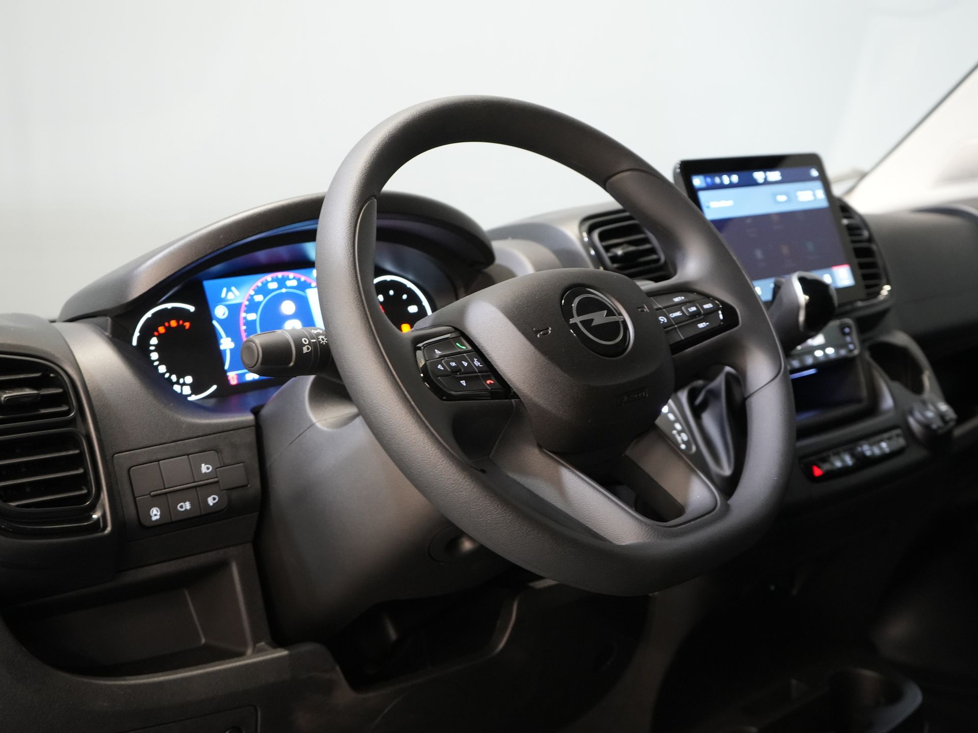 Opel Movano Bestelbus 35 2.2 CDTI 140 pk Aut. ZF L2H2 BPM VRIJ! Virtual Cockpit/ Carplay/ Climate/ 270Gr. Deuren/ Navi/ Camera/ Cruise/ PDC/ DAB