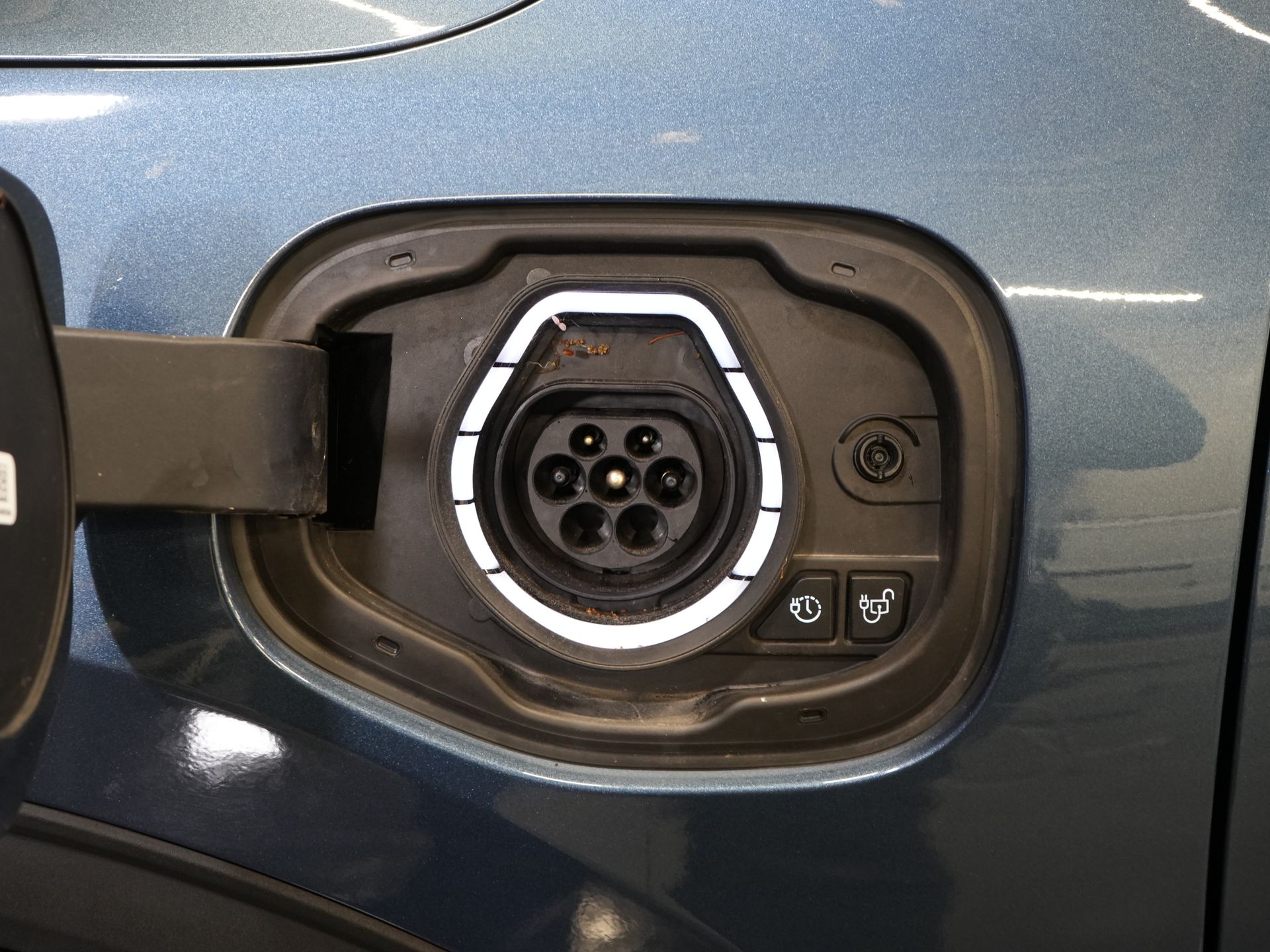 Ford Kuga SUV 2.5 PHEV 225 CV Titanium Navi/ Carplay/ Sedili riscaldati/ Volante riscaldato/ Telecamera/ PDC/ Climatizzatore