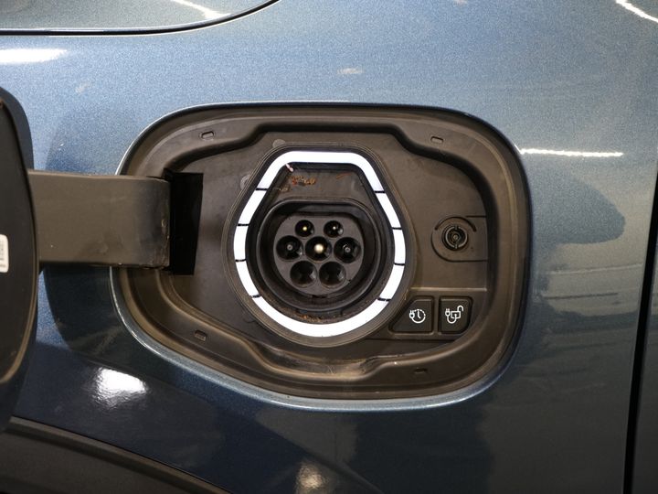 Ford Kuga SUV 2.5 PHEV 225 CV Titanium Navi/ Carplay/ Sedili riscaldati/ Volante riscaldato/ Telecamera/ PDC/ Climatizzatore