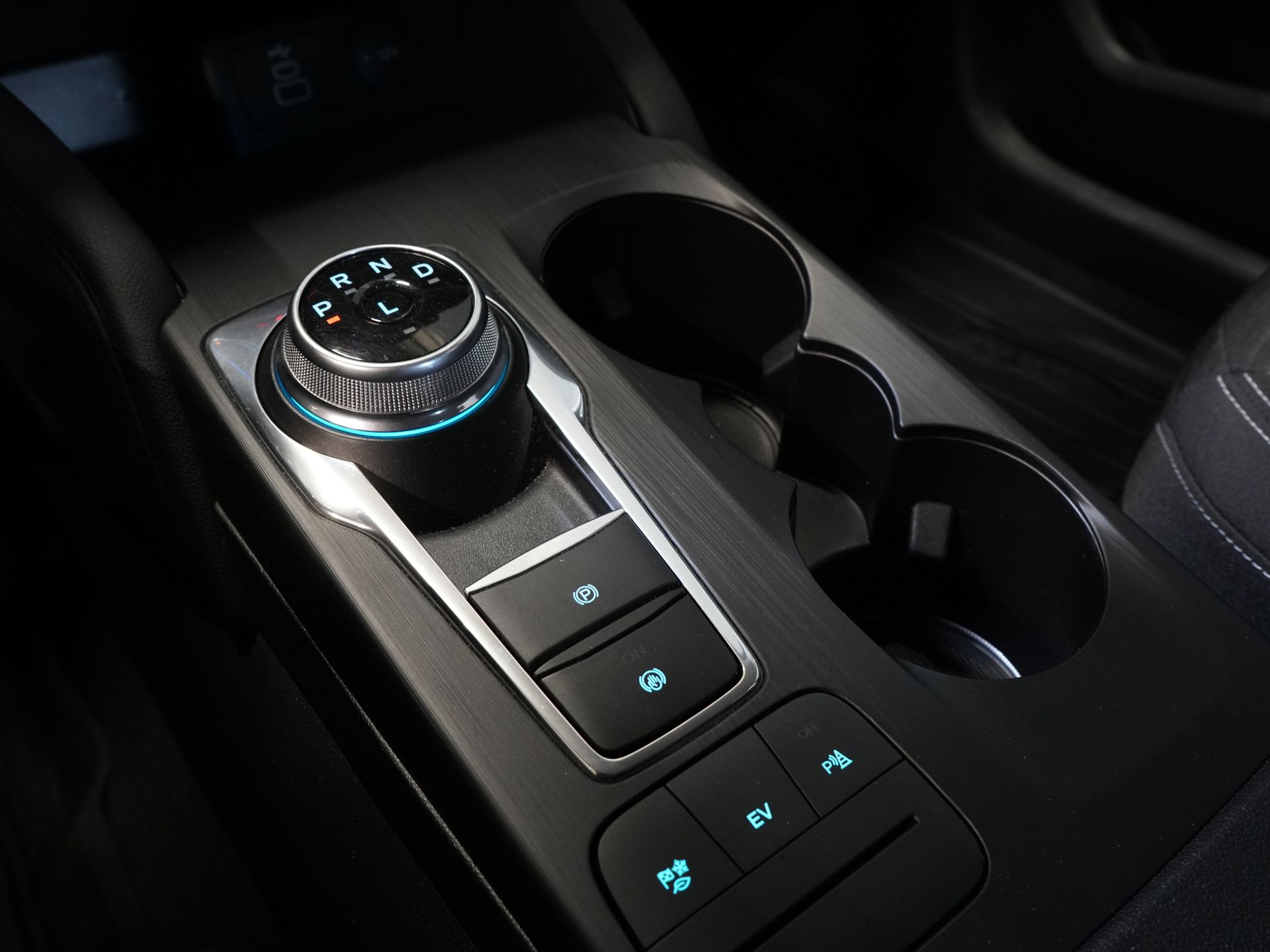 Ford Kuga SUV 2.5 PHEV 225 CV Titanium Navi/ Carplay/ Sedili riscaldati/ Volante riscaldato/ Telecamera/ PDC/ Climatizzatore