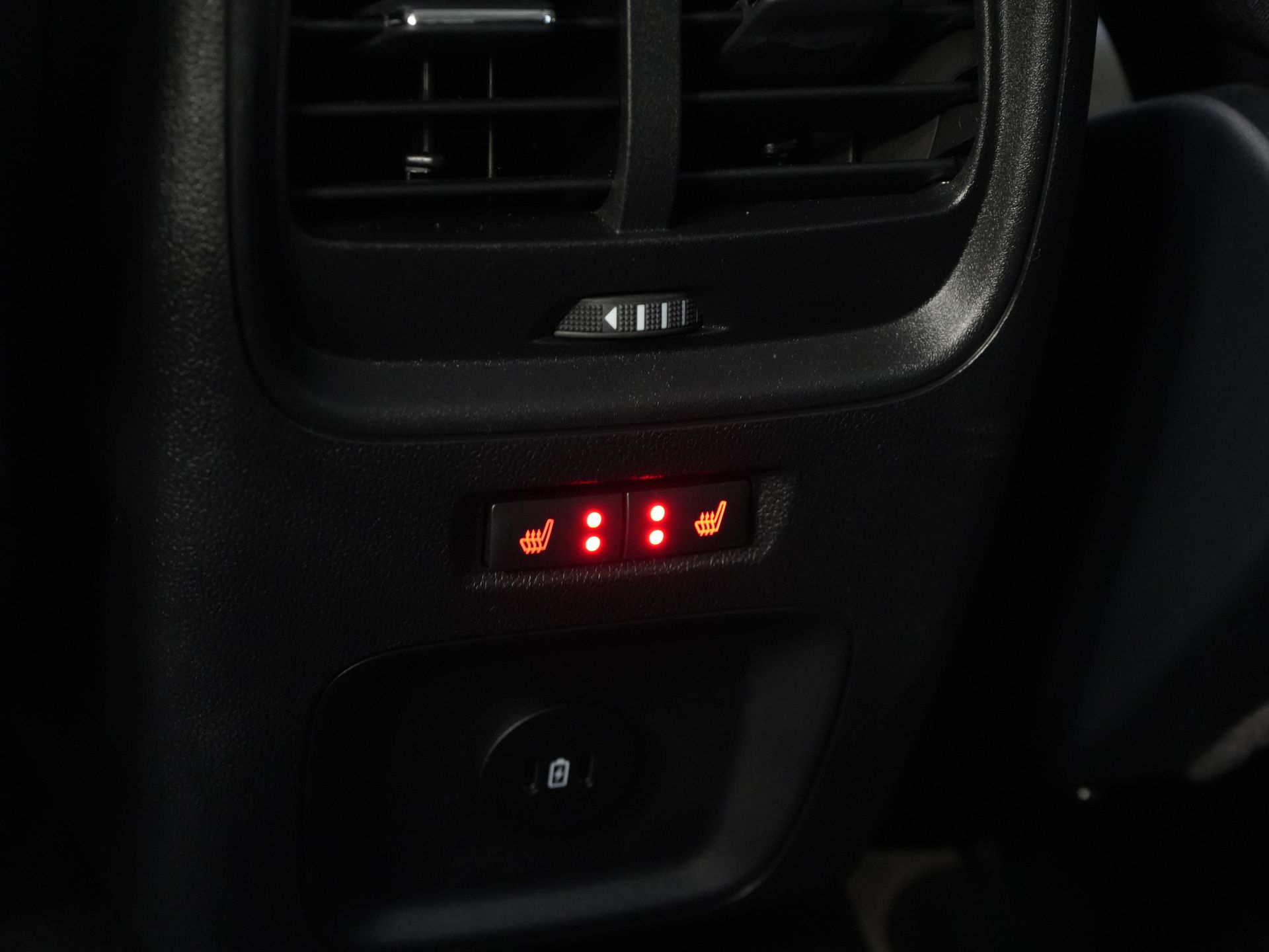 Ford Kuga SUV 2.5 PHEV 225 CV Titanium Navi/ Carplay/ Sedili riscaldati/ Volante riscaldato/ Telecamera/ PDC/ Climatizzatore