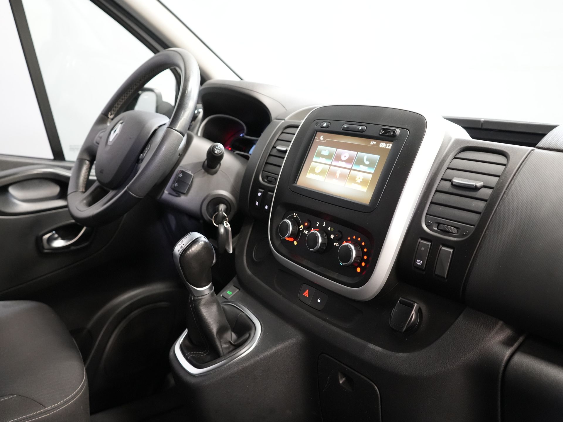 Renault Trafic Van 2.0 dCi 145 cv Aut. L2 BPM GRATIS! LED/ Carplay/ Cruise/ Riscaldamento sedili/ Climatizzatore/ Navi/ Portapacchi/ Gancio di traino