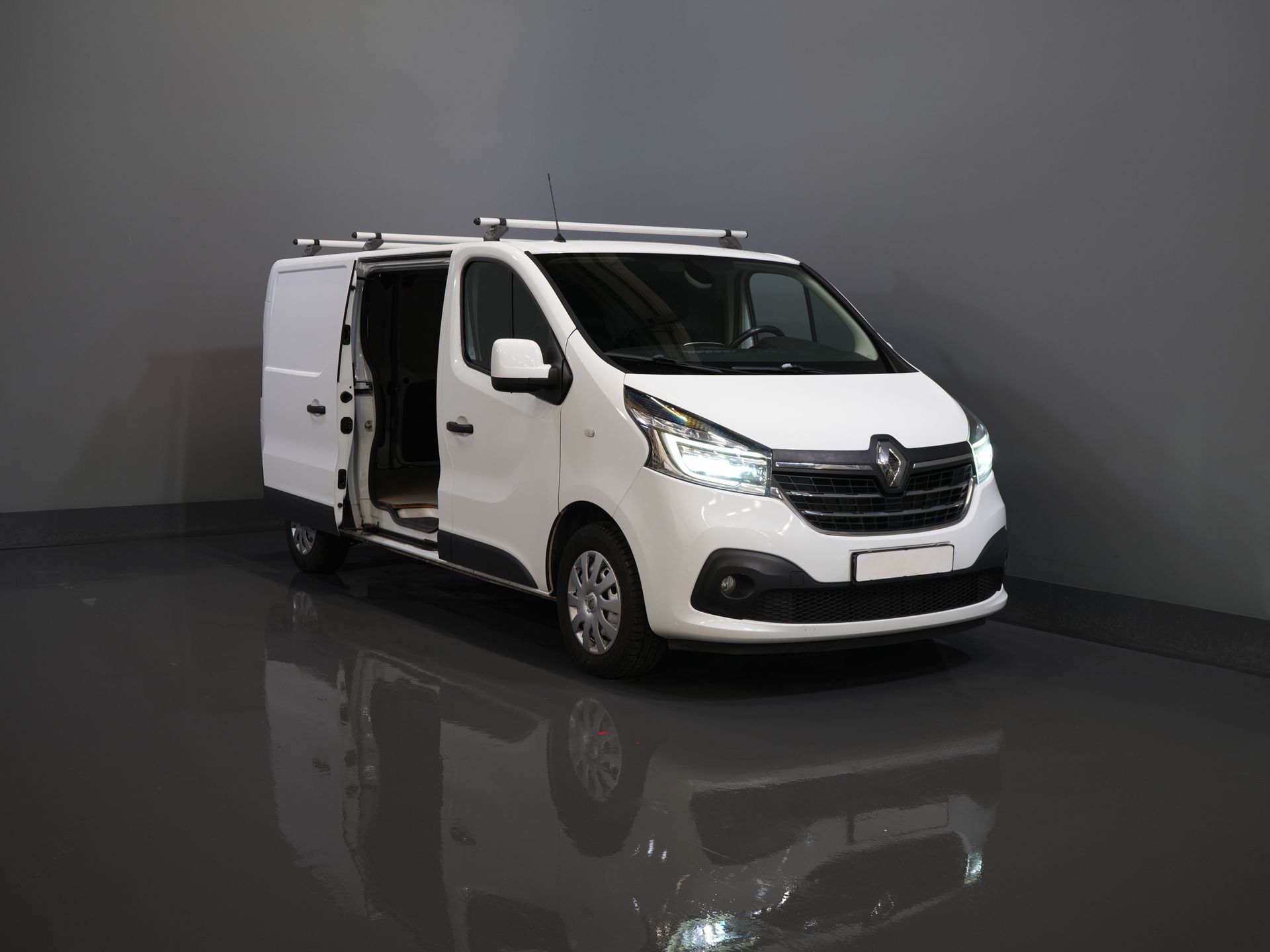 Renault Trafic Van 2.0 dCi 145 cv Aut. L2 BPM GRATIS! LED/ Carplay/ Cruise/ Riscaldamento sedili/ Climatizzatore/ Navi/ Portapacchi/ Gancio di traino