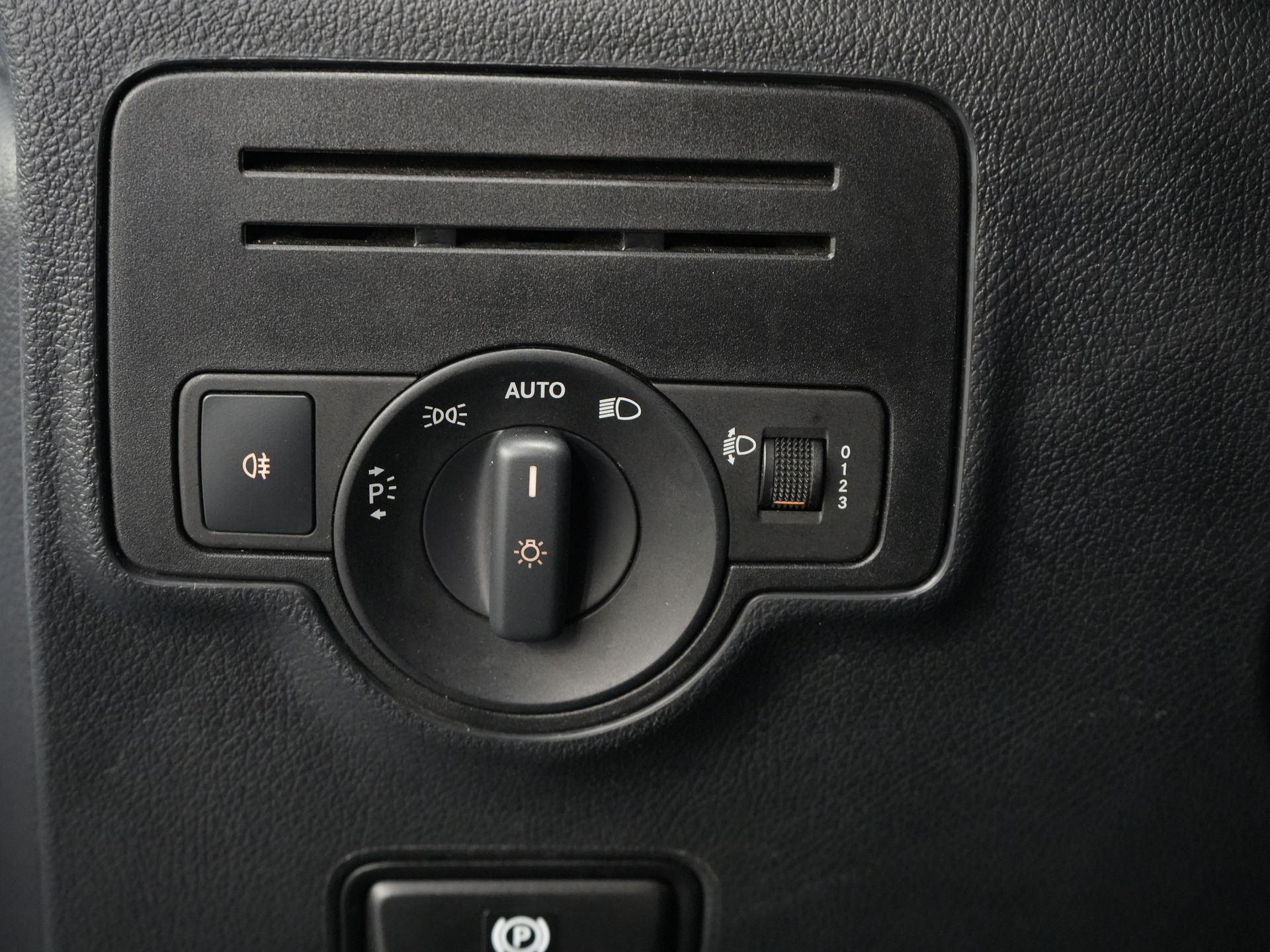 Mercedes-Benz Vito Van 114 CDI L2 Aut. BPM FREE Adapt.Cruise/ Chauffage au sol/ Chauffage des sièges/ Navi/ Carplay/ Caméra/ Crochet de remorquage/ Climatisation