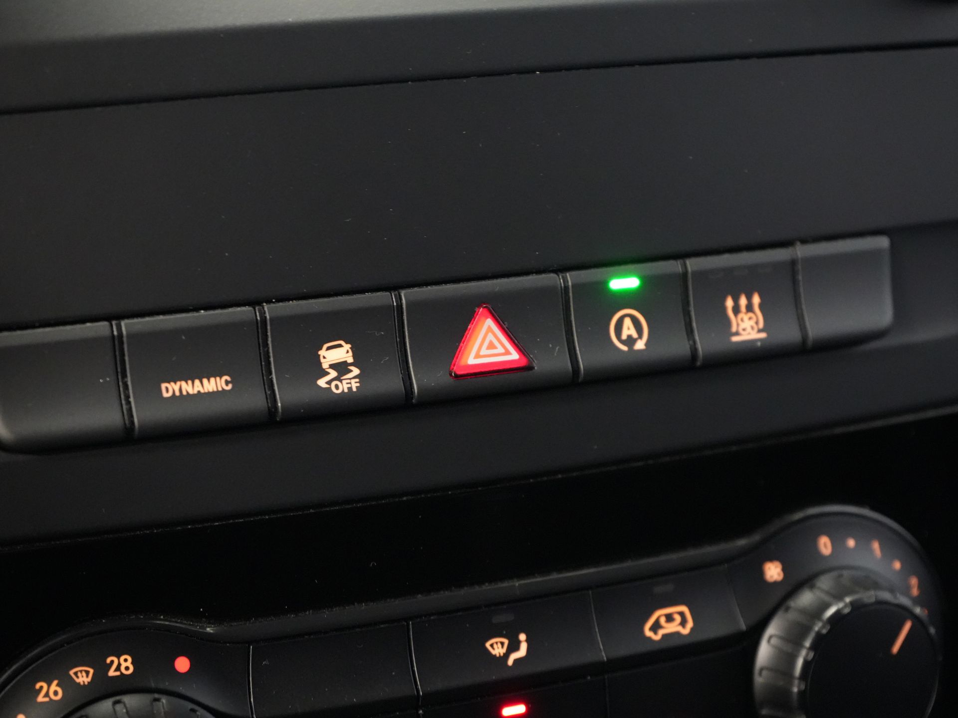 Mercedes-Benz Vito Van 114 CDI L2 Aut. BPM FREE Adapt.Cruise/ Chauffage au sol/ Chauffage des sièges/ Navi/ Carplay/ Caméra/ Crochet de remorquage/ Climatisation