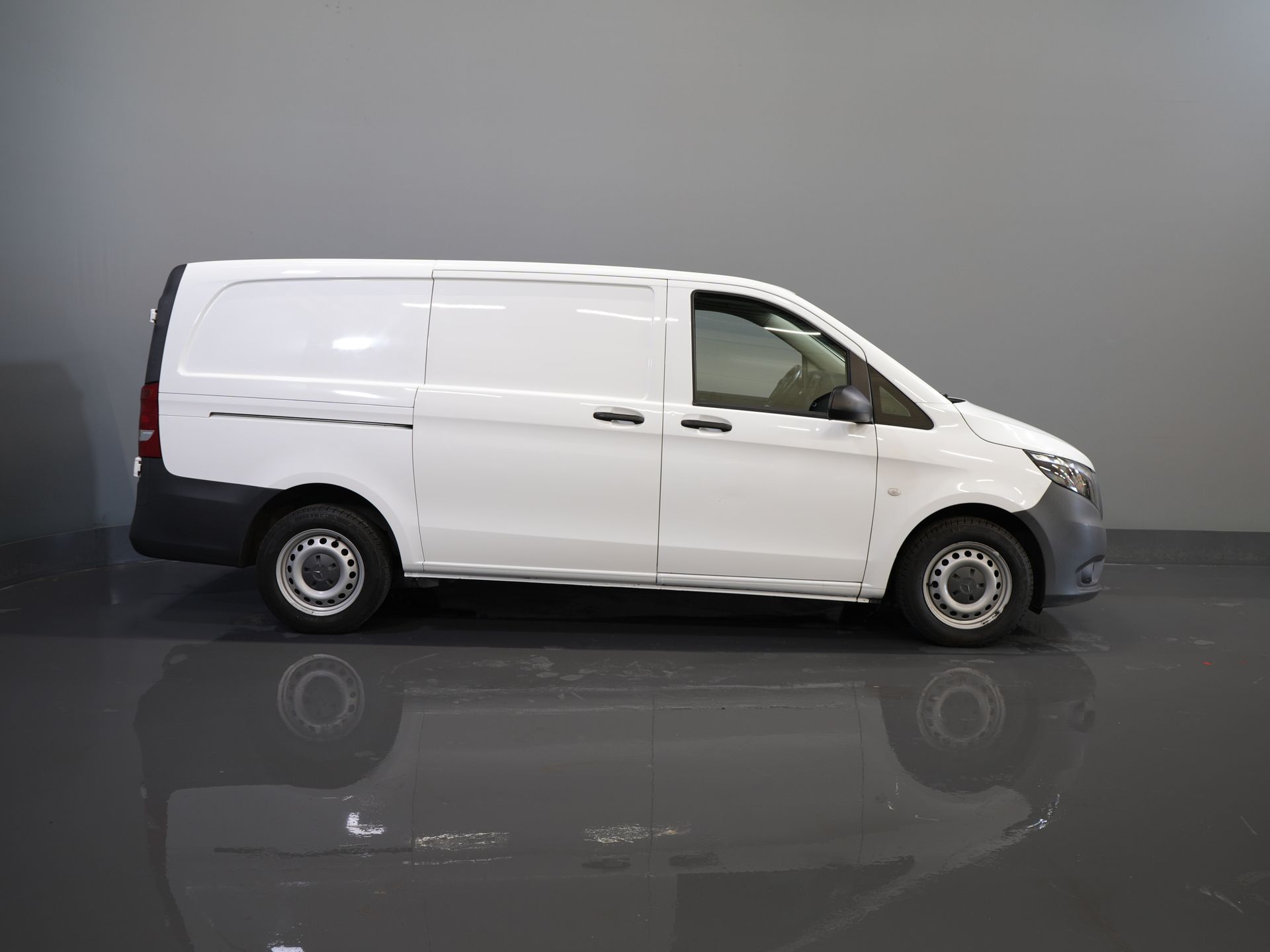 Mercedes-Benz Vito Van 114 CDI L2 Aut. BPM FREE Adapt.Cruise/ Chauffage au sol/ Chauffage des sièges/ Navi/ Carplay/ Caméra/ Crochet de remorquage/ Climatisation