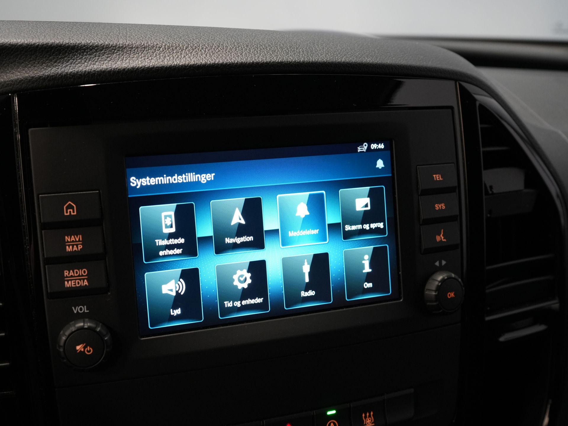 Mercedes-Benz Vito Van 114 CDI L2 Aut. BPM FREE Adapt.Cruise/ Chauffage au sol/ Chauffage des sièges/ Navi/ Carplay/ Caméra/ Crochet de remorquage/ Climatisation