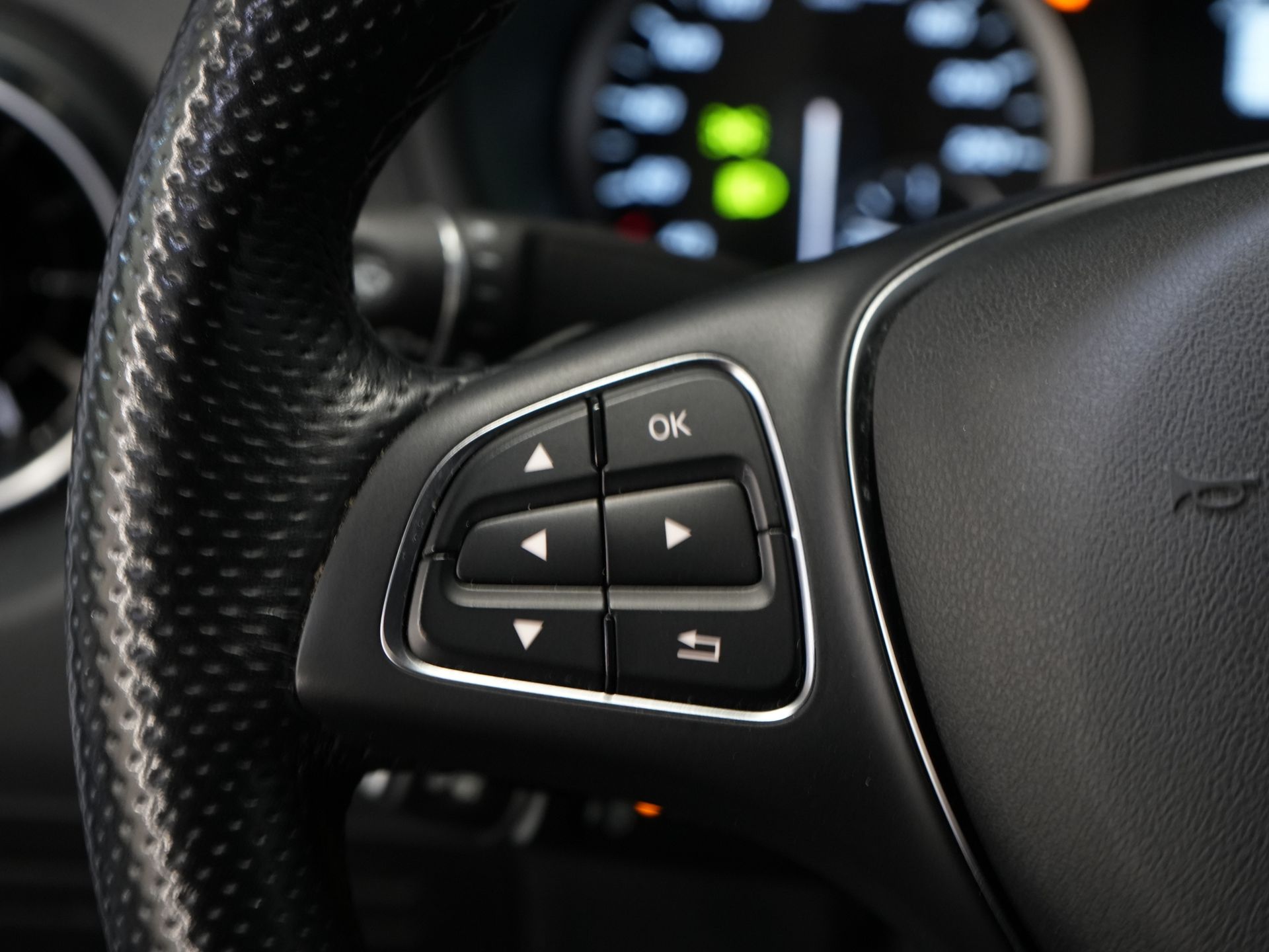 Mercedes-Benz Vito Van 114 CDI L2 Aut. BPM FREE Adapt.Cruise/ Chauffage au sol/ Chauffage des sièges/ Navi/ Carplay/ Caméra/ Crochet de remorquage/ Climatisation