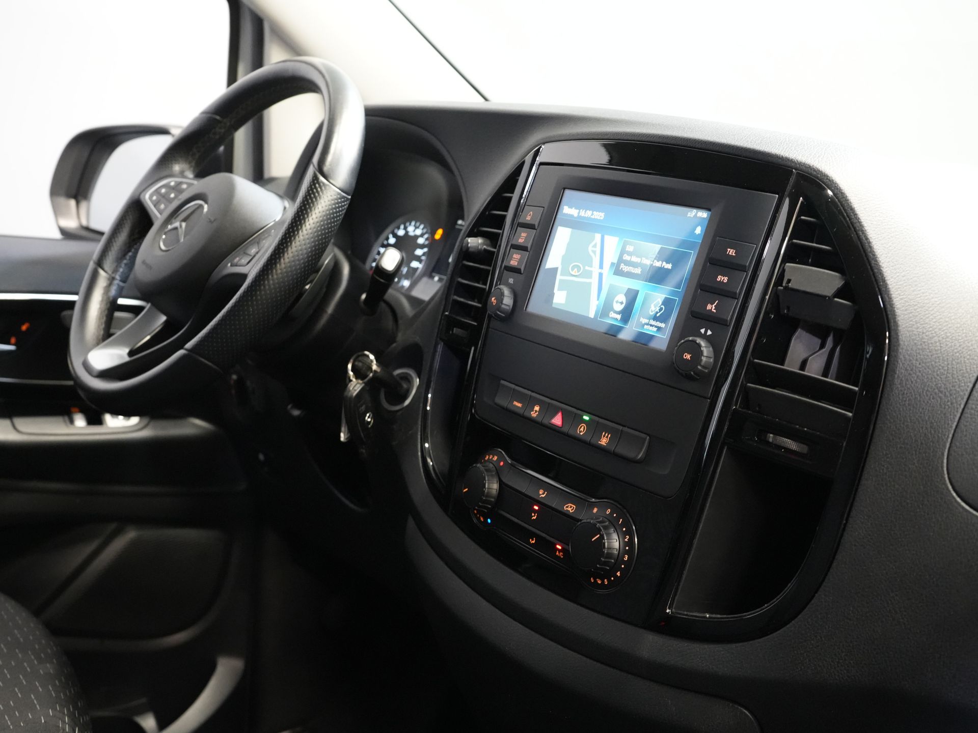 Mercedes-Benz Vito Van 114 CDI L2 Aut. BPM FREE Adapt.Cruise/ Chauffage au sol/ Chauffage des sièges/ Navi/ Carplay/ Caméra/ Crochet de remorquage/ Climatisation