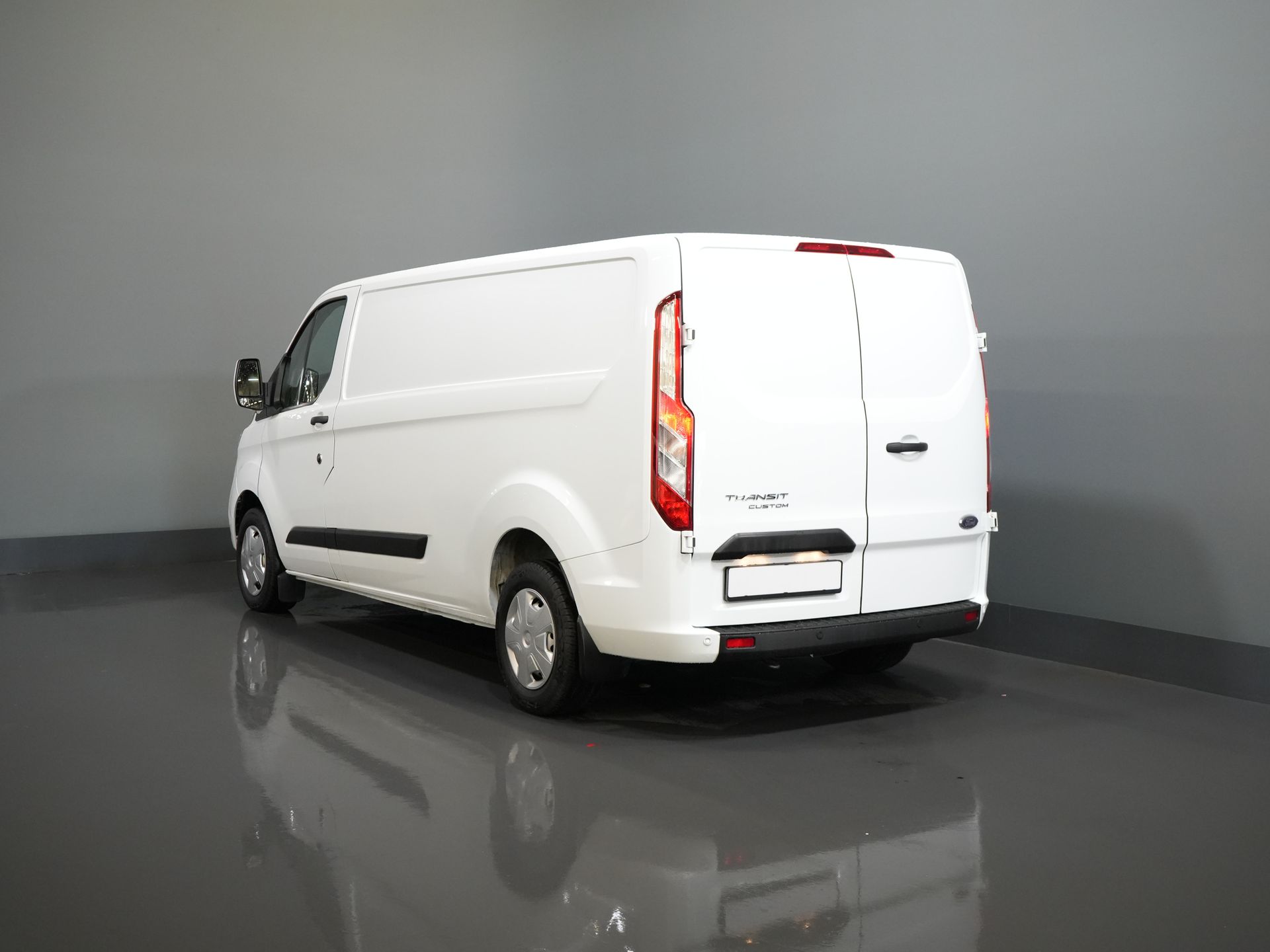 Ford Transit Custom Bestelbus 2.0 TDCI 130 pk L2 (DEMO) 2.8t Trekverm./ Voorruit verw./ Cruise/ PDC V+A/ DAB