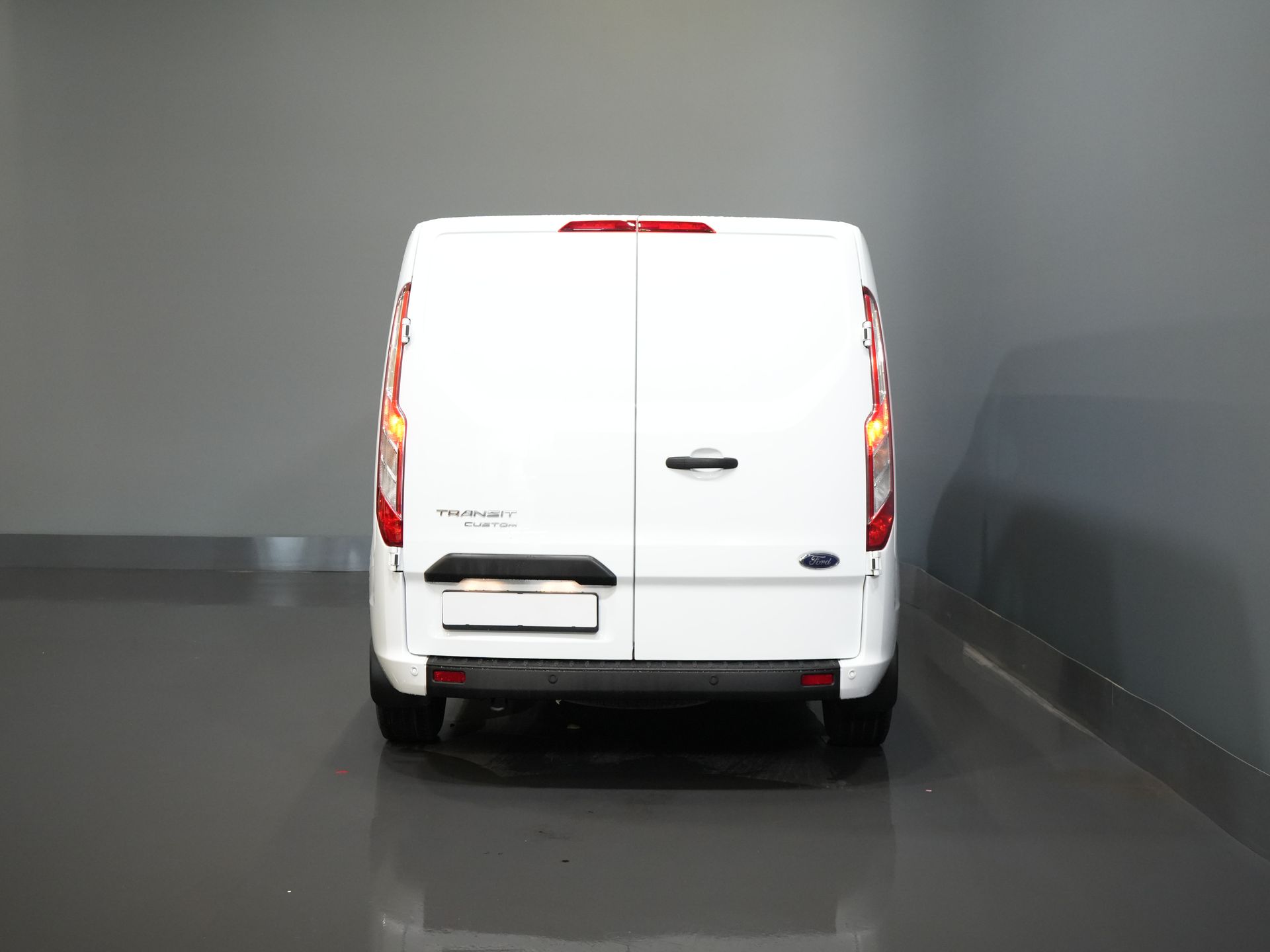 Ford Transit Custom Bestelbus 2.0 TDCI 130 pk L2 (DEMO) 2.8t Trekverm./ Voorruit verw./ Cruise/ PDC V+A/ DAB