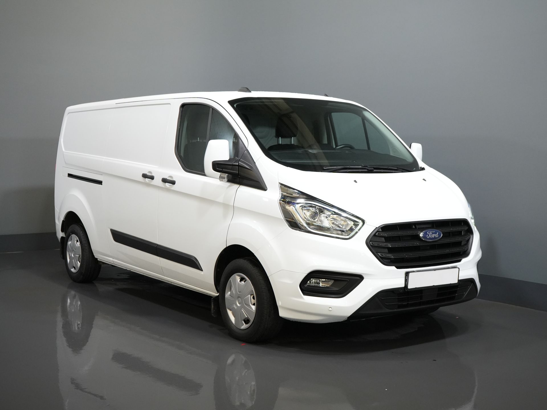 Ford Transit Custom Bestelbus 2.0 TDCI 130 pk L2 (DEMO) 2.8t Trekverm./ Voorruit verw./ Cruise/ PDC V+A/ DAB