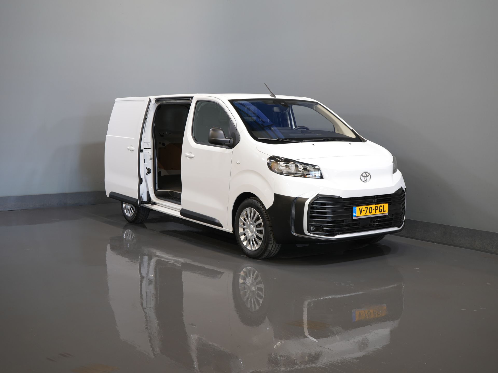 Toyota ProAce Worker Van 2.0 145 cv L3 Carplay/ 2.5t Trainoverm./Sediliverw./Sterzoverw./Chiavi/ Navi/ Clima/ Telecamera/ Cruise/ PDC