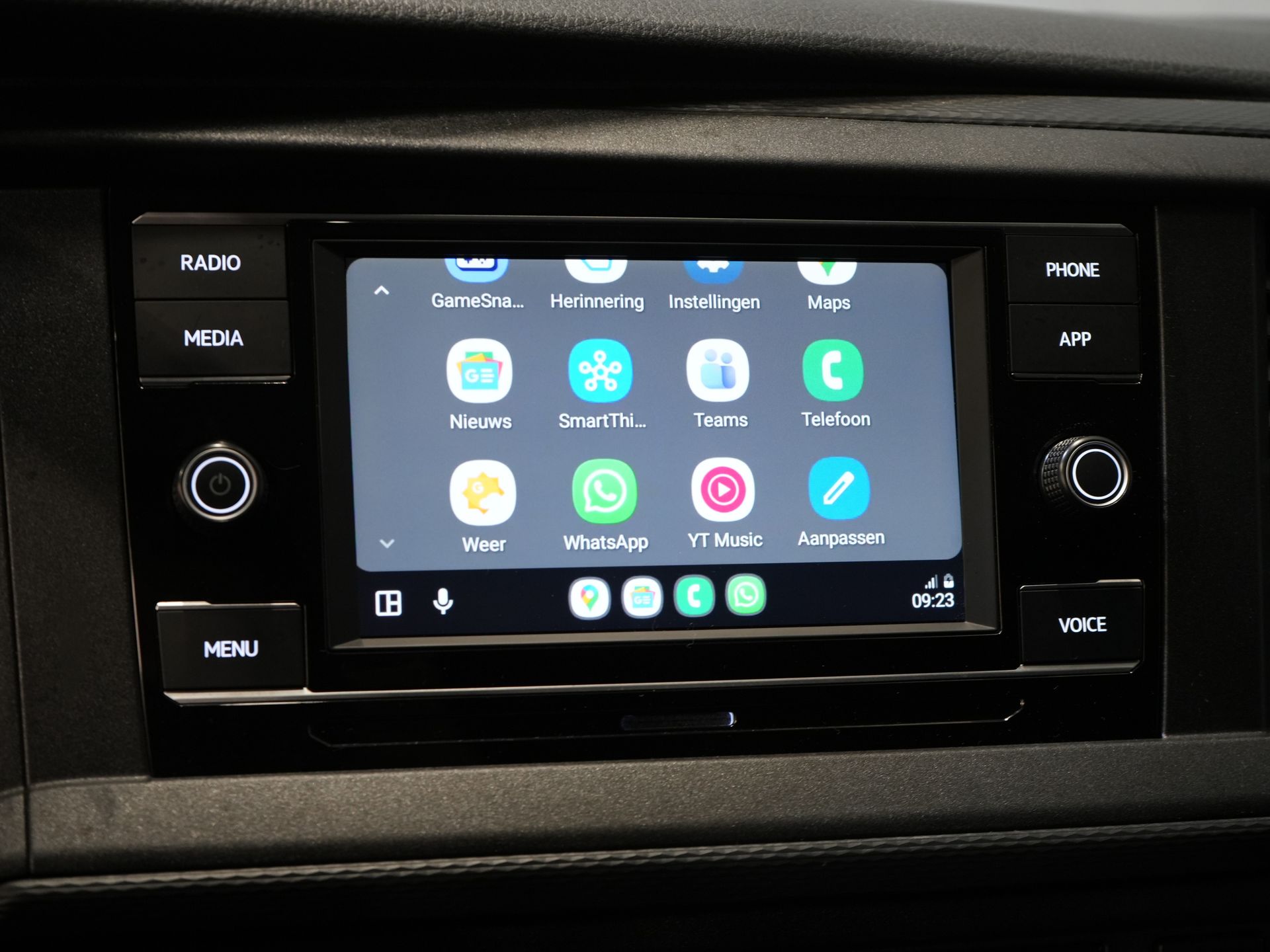 Volkswagen Transporter Furgon 2.0 TDI 150 KM DSG Aut. L2 BEZ PODATKU BPM! Adapt.Cruise/ Ogrzewanie postojowe/ Podgrzewane fotele/ Carplay/ Kamera/ PDC/ Hak holowniczy/ Klimatyzacja