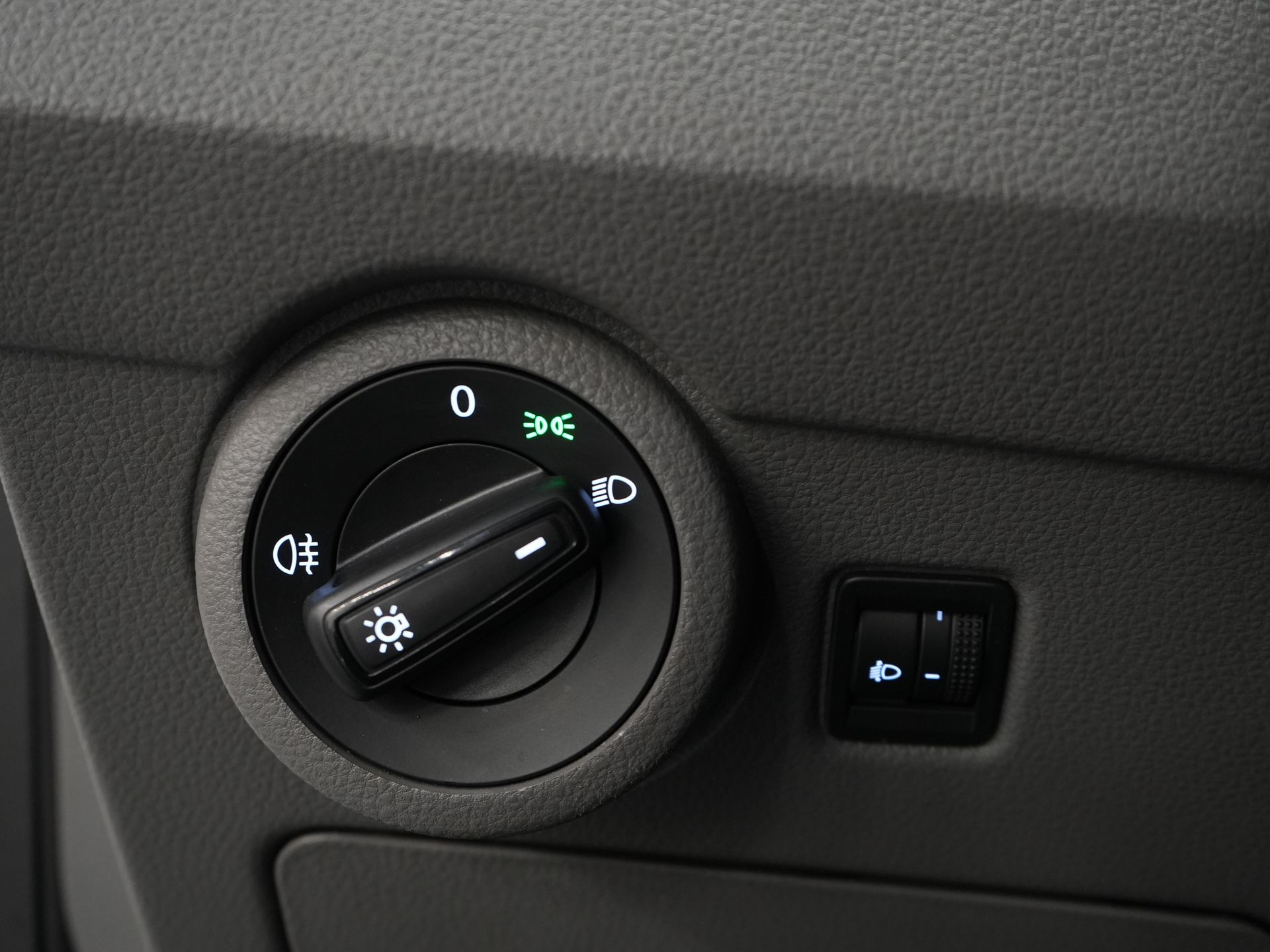 Volkswagen Transporter Furgon 2.0 TDI 150 KM DSG Aut. L2 BEZ PODATKU BPM! Adapt.Cruise/ Ogrzewanie postojowe/ Podgrzewane fotele/ Carplay/ Kamera/ PDC/ Hak holowniczy/ Klimatyzacja