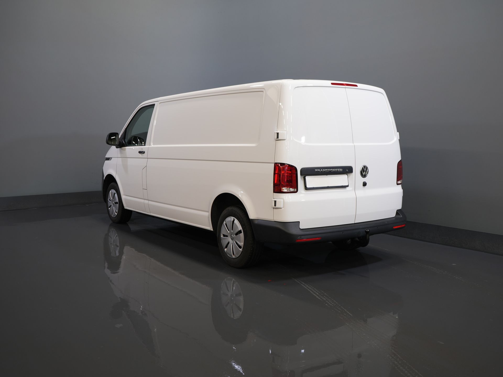 Volkswagen Transporter Furgon 2.0 TDI 150 KM DSG Aut. L2 BEZ PODATKU BPM! Adapt.Cruise/ Ogrzewanie postojowe/ Podgrzewane fotele/ Carplay/ Kamera/ PDC/ Hak holowniczy/ Klimatyzacja