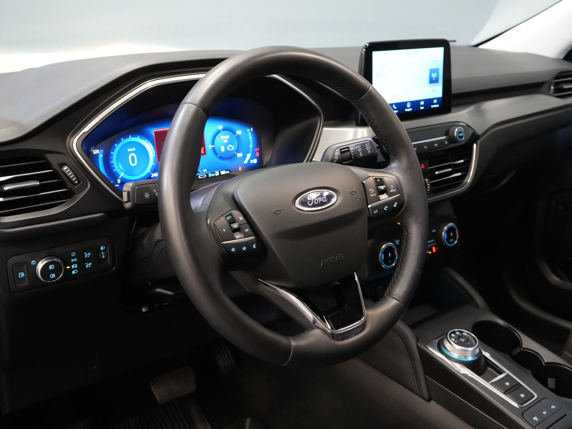 Ford Kuga SUV 2.5 PHEV 225 KM Titanium Navi/ Carplay/ Podgrzewane fotele/ Podgrzewana kierownica/ Kamera/ PDC/ Klimatyzacja