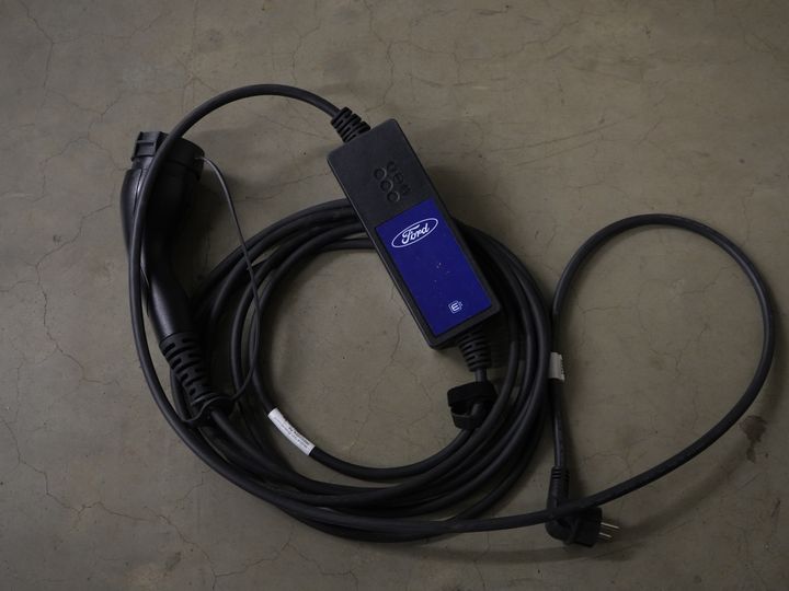 Ford Kuga SUV 2.5 PHEV 225 KM Titanium Navi/ Carplay/ Podgrzewane fotele/ Podgrzewana kierownica/ Kamera/ PDC/ Klimatyzacja