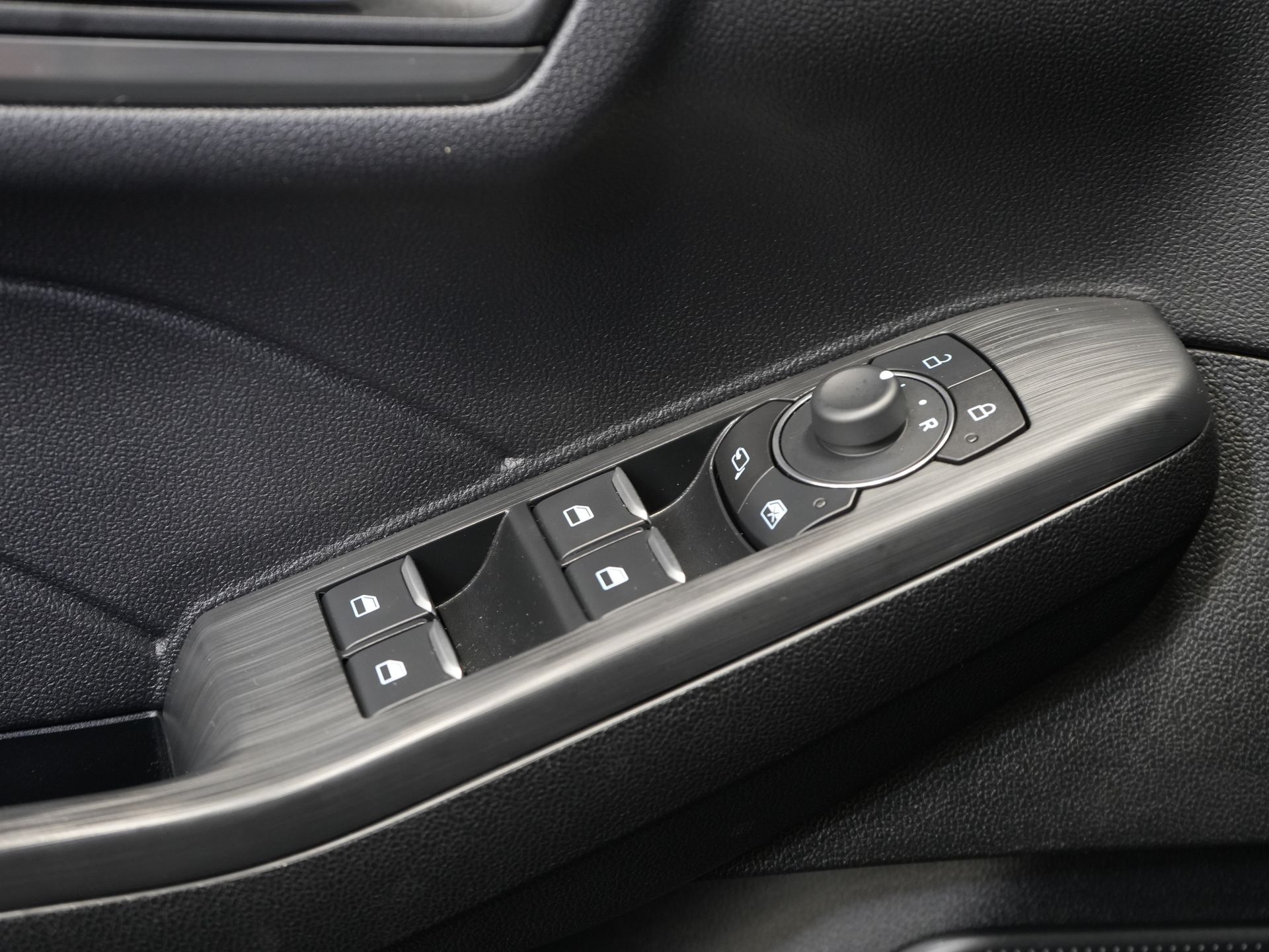 Ford Kuga SUV 2.5 PHEV 225 KM Titanium Navi/ Carplay/ Podgrzewane fotele/ Podgrzewana kierownica/ Kamera/ PDC/ Klimatyzacja