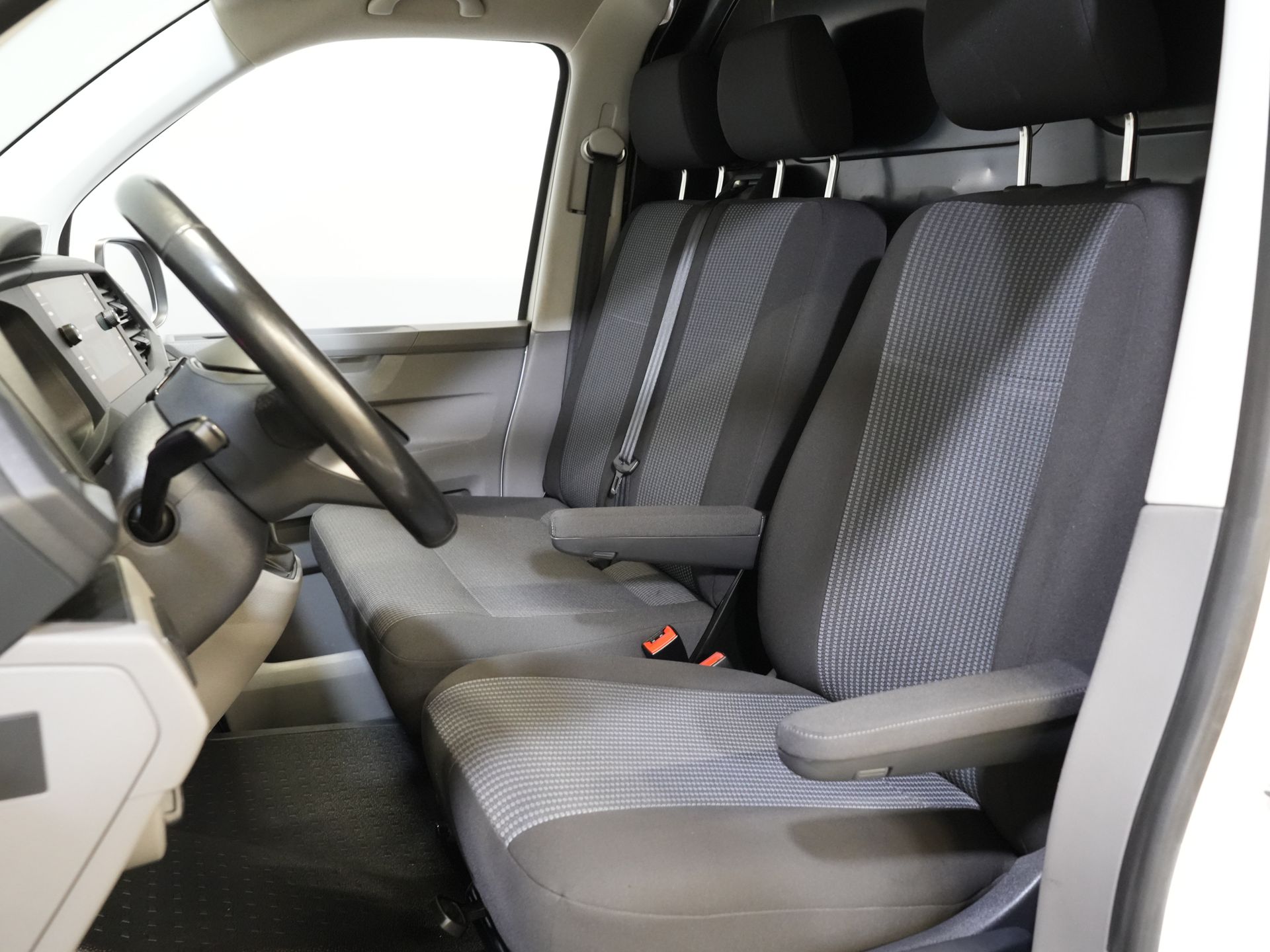 Volkswagen Transporter Delivery Van T6.1 2.0 TDI 150 hp DSG Automatic L2 2xSliding Door/ Carplay/ Camera/ Cruise Control/ PDC/ Air Conditioning