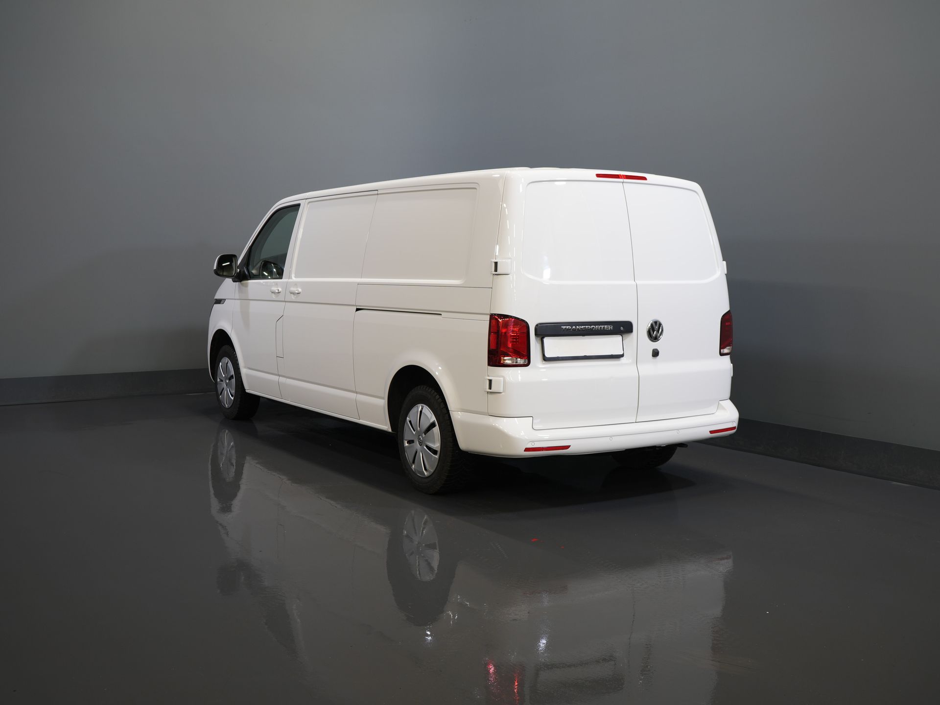 Volkswagen Transporter Delivery Van T6.1 2.0 TDI 150 hp DSG Automatic L2 2xSliding Door/ Carplay/ Camera/ Cruise Control/ PDC/ Air Conditioning