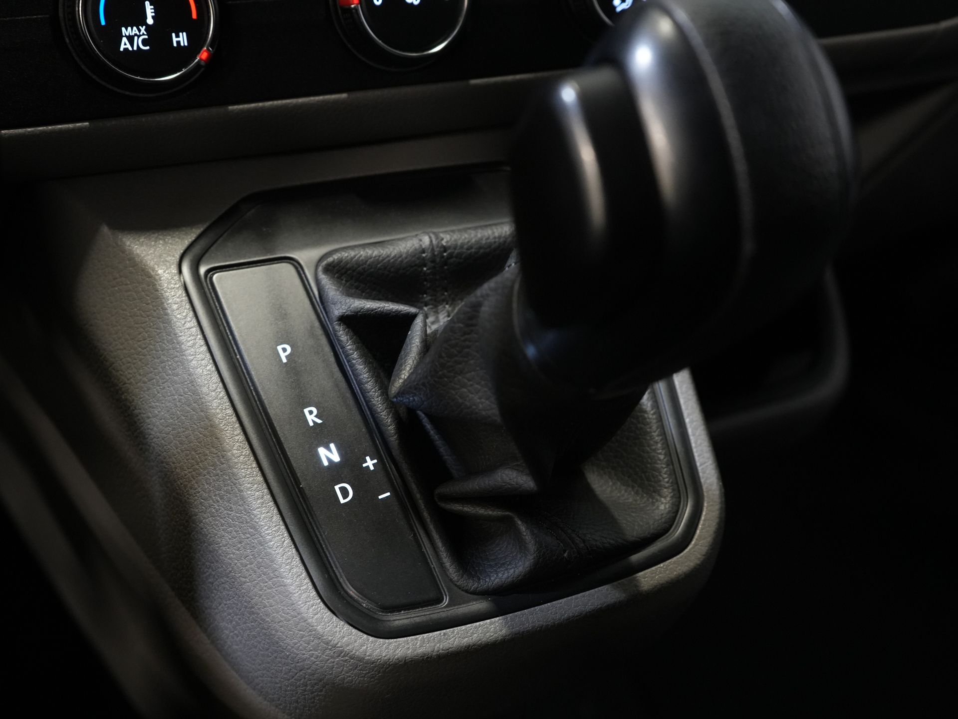 Volkswagen Transporter Delivery Van T6.1 2.0 TDI 150 hp DSG Automatic L2 2xSliding Door/ Carplay/ Camera/ Cruise Control/ PDC/ Air Conditioning