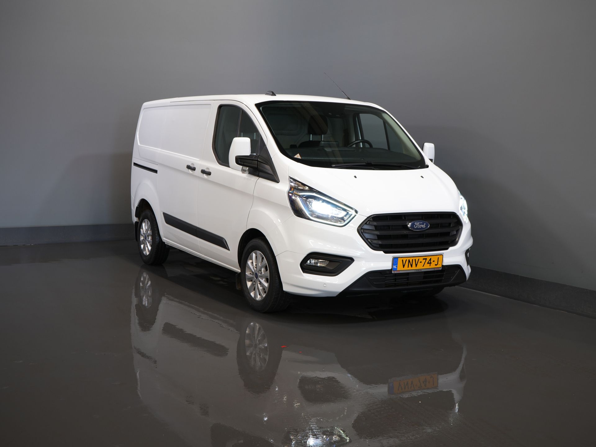 Ford Transit Custom Bestelbus 340 1.0 EcoBoost PHEV Aut. Trend BPM VRIJ! Bi-Xenon/ Carplay/ Stoelverw./ LMV/ Cruise/ Camera/ Airco