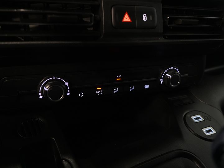 Fiat Doblò Bestelbus 1.5 HDi 100 pk 3 Pers./ Carplay/ Camera/ Navi/ PDC/ Cruise/ Airco