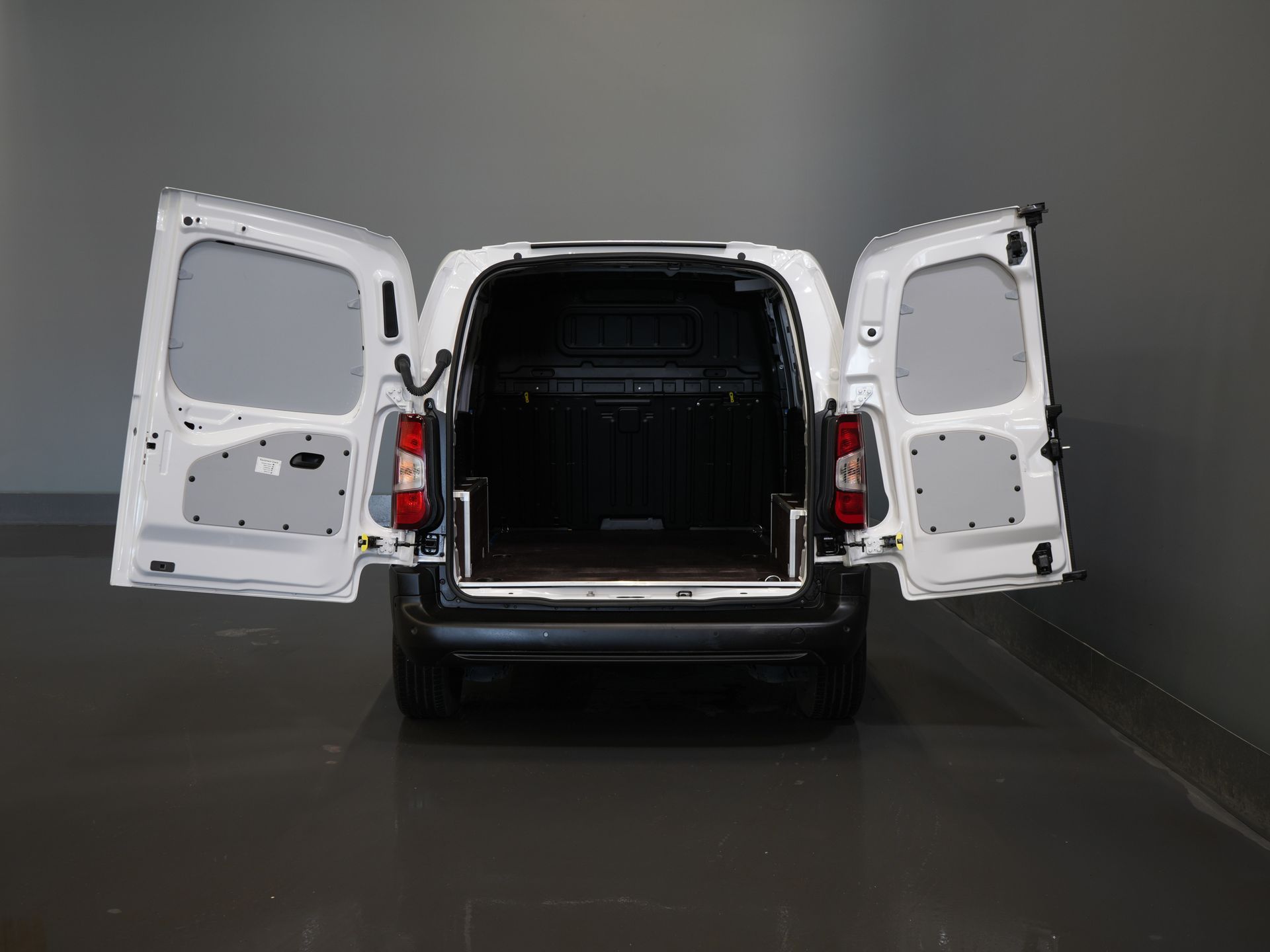 Fiat Doblò Bestelbus 1.5 HDi 100 pk 3 Pers./ Carplay/ Camera/ Navi/ PDC/ Cruise/ Airco