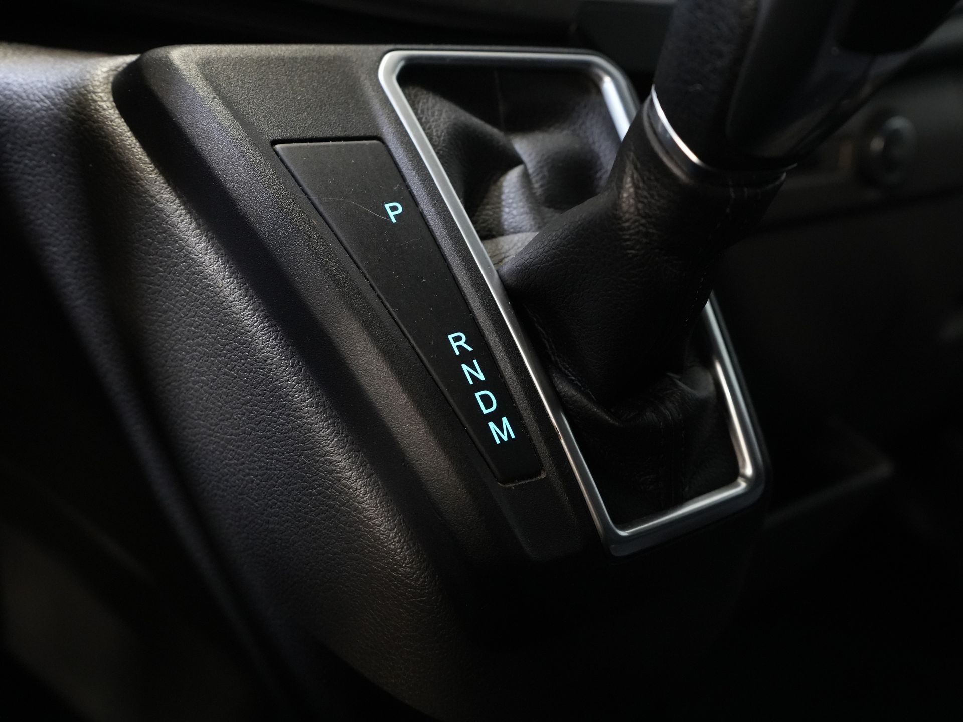 Ford Transit Furgonetă 350 2.0 TDCI 130 pk L2H2 Trend Echipare / Cruise / PDC / DAB / Aer condiționat