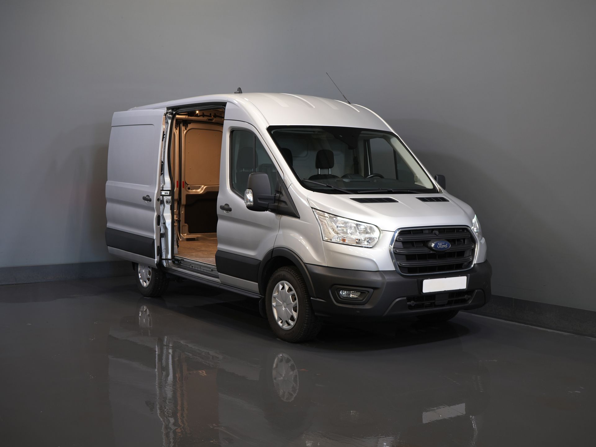 Ford Transit Furgonetă 350 2.0 TDCI 130 pk L2H2 Trend Echipare / Cruise / PDC / DAB / Aer condiționat