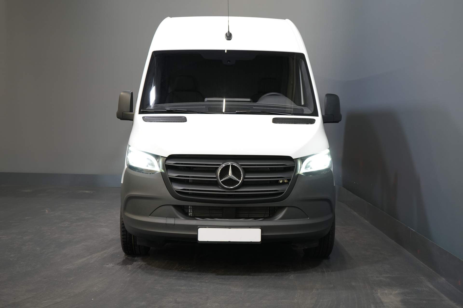 MAN TGE фургон (SPRINTER) авт. L2H2 BPM FREE/ LED/ Підігрів підставки/ Підігрів сидінь/ Carplay/ Круїз/ Камера