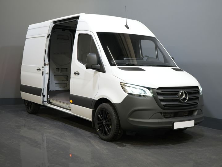 MAN TGE Van (SPRINTER) Aut. L2H2 BPM FREE/ LED/ Încălzire stand/ Încălzire scaune/ Carplay/ Cruise/ Cameră