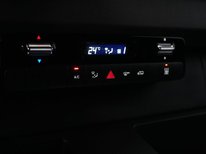 MAN TGE Van (SPRINTER) Aut. L2H2 BPM FREE/ LED/ Încălzire stand/ Încălzire scaune/ Carplay/ Cruise/ Cameră