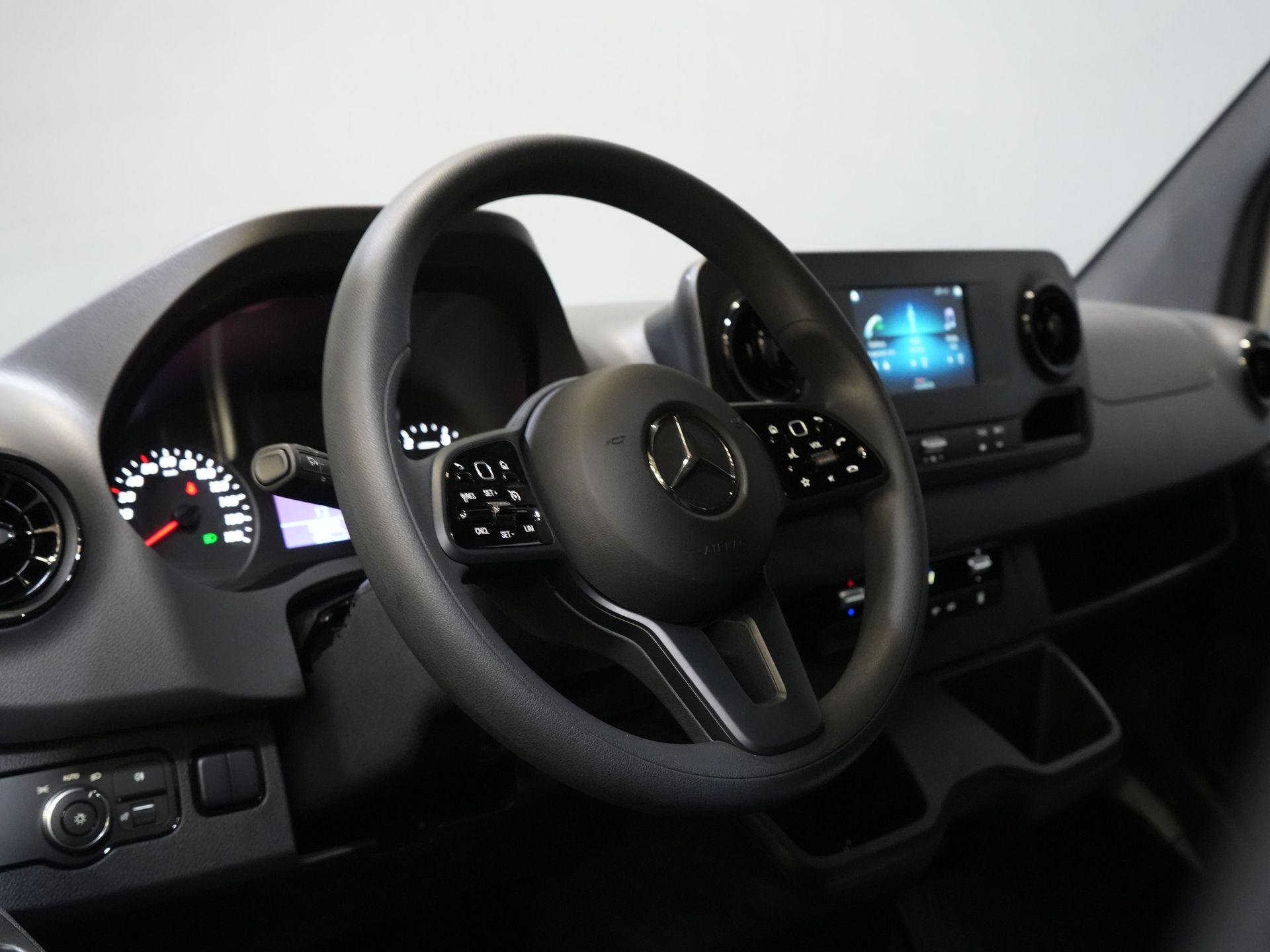 MAN TGE Van (SPRINTER) Aut. L2H2 BPM FREE/ LED/ Încălzire stand/ Încălzire scaune/ Carplay/ Cruise/ Cameră