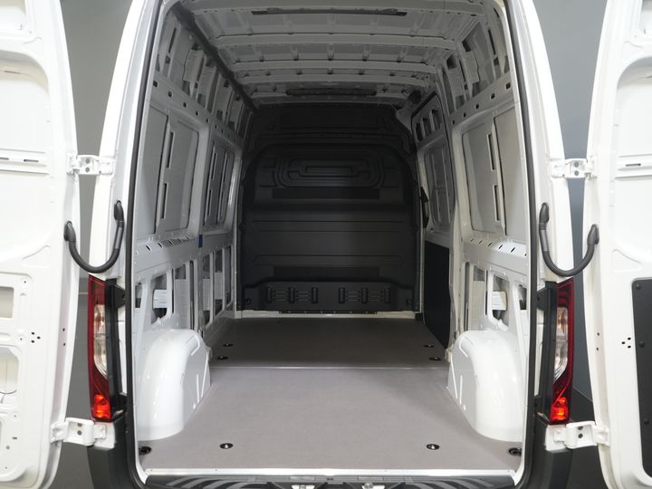 Volkswagen Crafter Van (MB Sprinter 211) Aut. L2H2 BPM FREE/ LED/ Calefacción de pie/ Calefacción de asiento/ Carplay/ Cruise/ Cámara