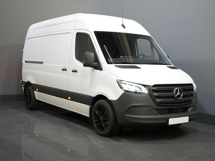 MAN TGE Van (SPRINTER) Aut. L2H2 BPM FREE/ LED/ Încălzire stand/ Încălzire scaune/ Carplay/ Cruise/ Cameră
