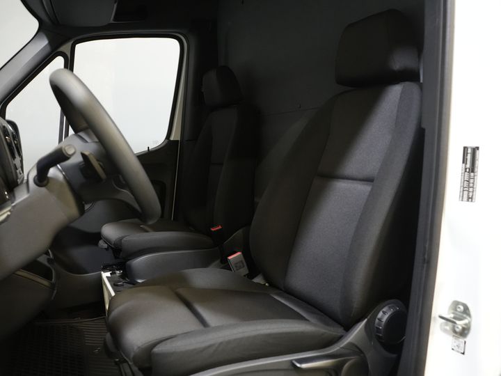 MAN TGE Van (SPRINTER) Aut. L2H2 BPM FREE/ LED/ Încălzire stand/ Încălzire scaune/ Carplay/ Cruise/ Cameră