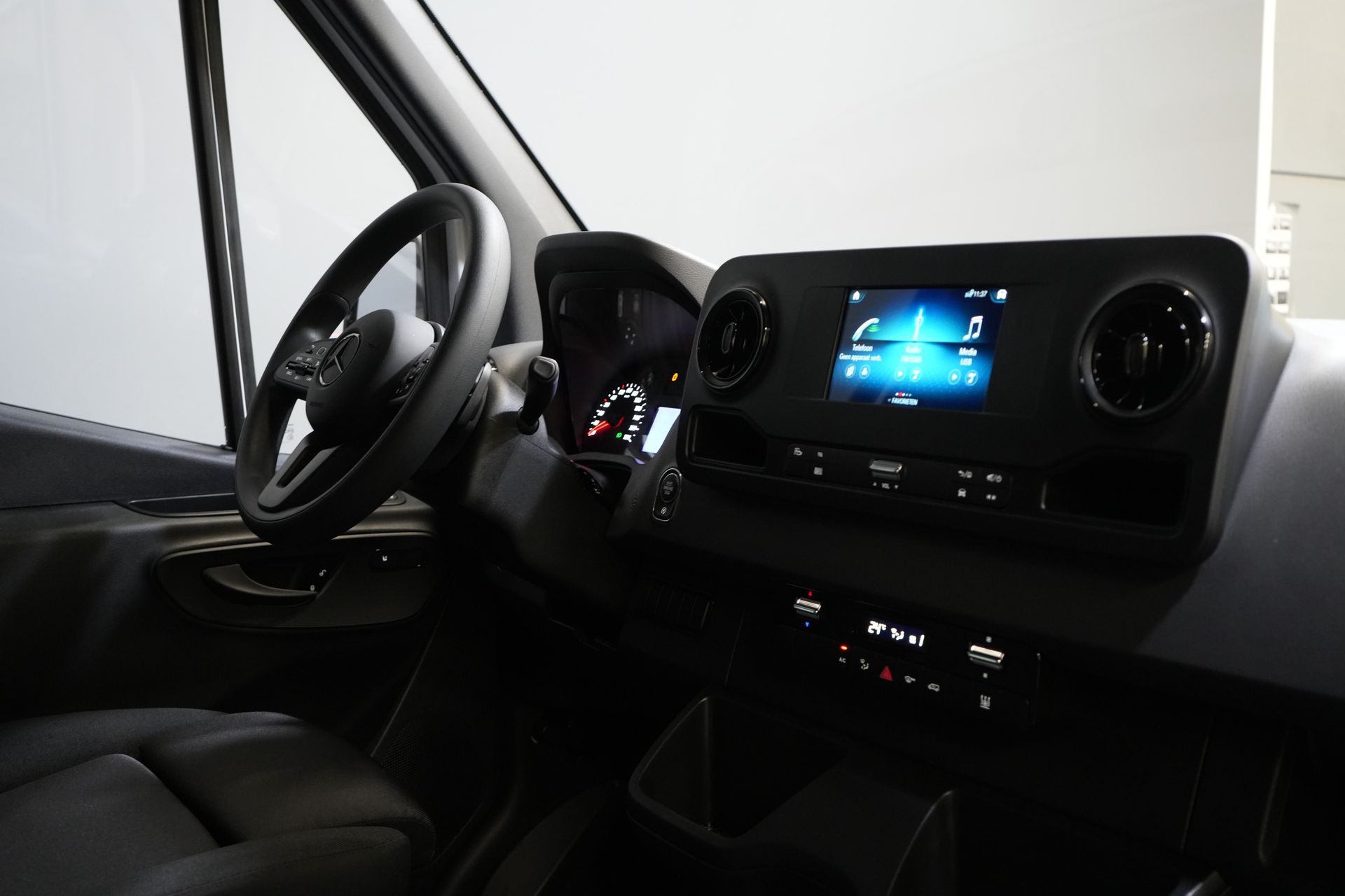 Volkswagen Crafter Van (MB Sprinter 211) авт. L2H2 BPM FREE/ LED/ Підігрів підставки/ Підігрів сидінь/ Carplay/ Круїз/ Камера