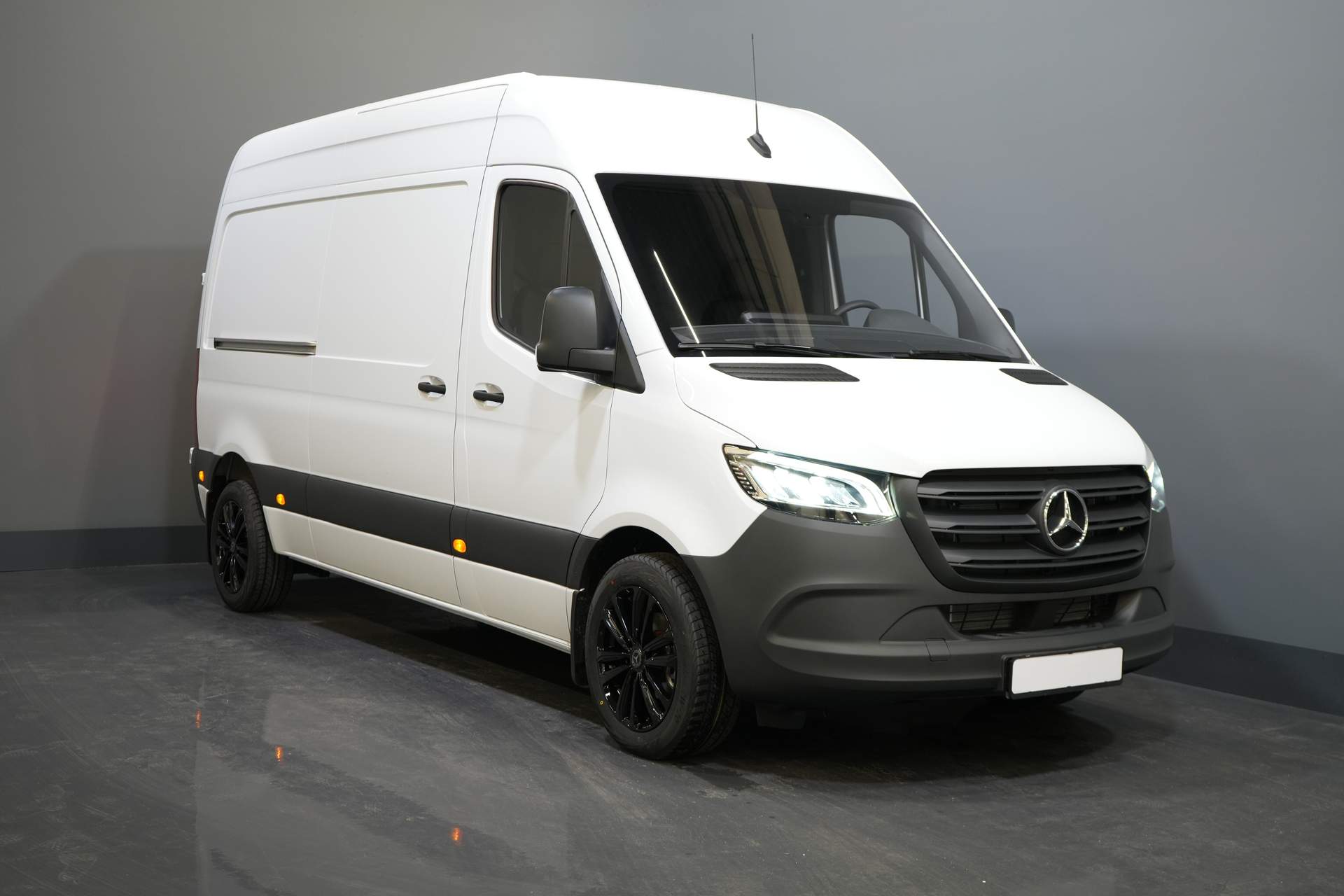 MAN TGE фургон (SPRINTER) авт. L2H2 BPM FREE/ LED/ Підігрів підставки/ Підігрів сидінь/ Carplay/ Круїз/ Камера