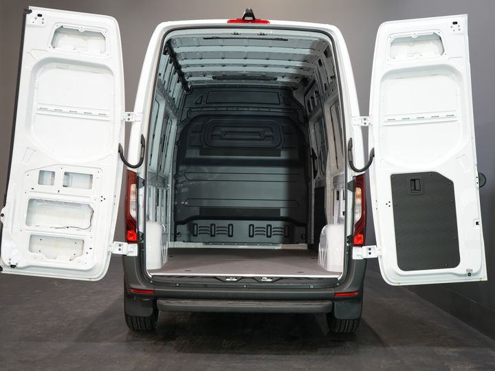 MAN TGE Van (SPRINTER) Aut. L2H2 BPM FREE/ LED/ Încălzire stand/ Încălzire scaune/ Carplay/ Cruise/ Cameră
