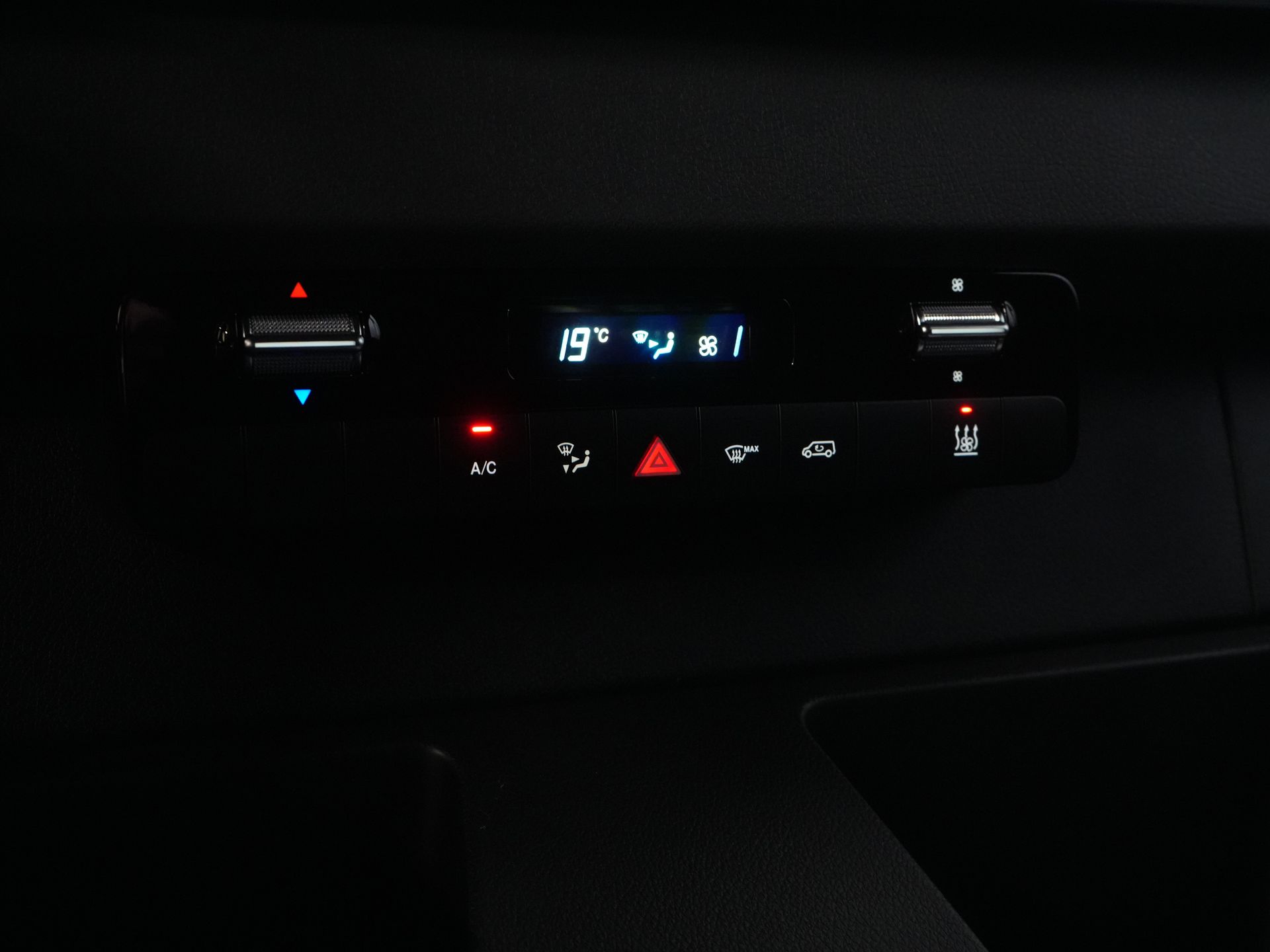 Volkswagen Crafter Van (MB Sprinter 211) Aut. L2H2 BPM FREE/ LED/ Calefacción de pie/ Calefacción de asiento/ Carplay/ Cruise/ Cámara